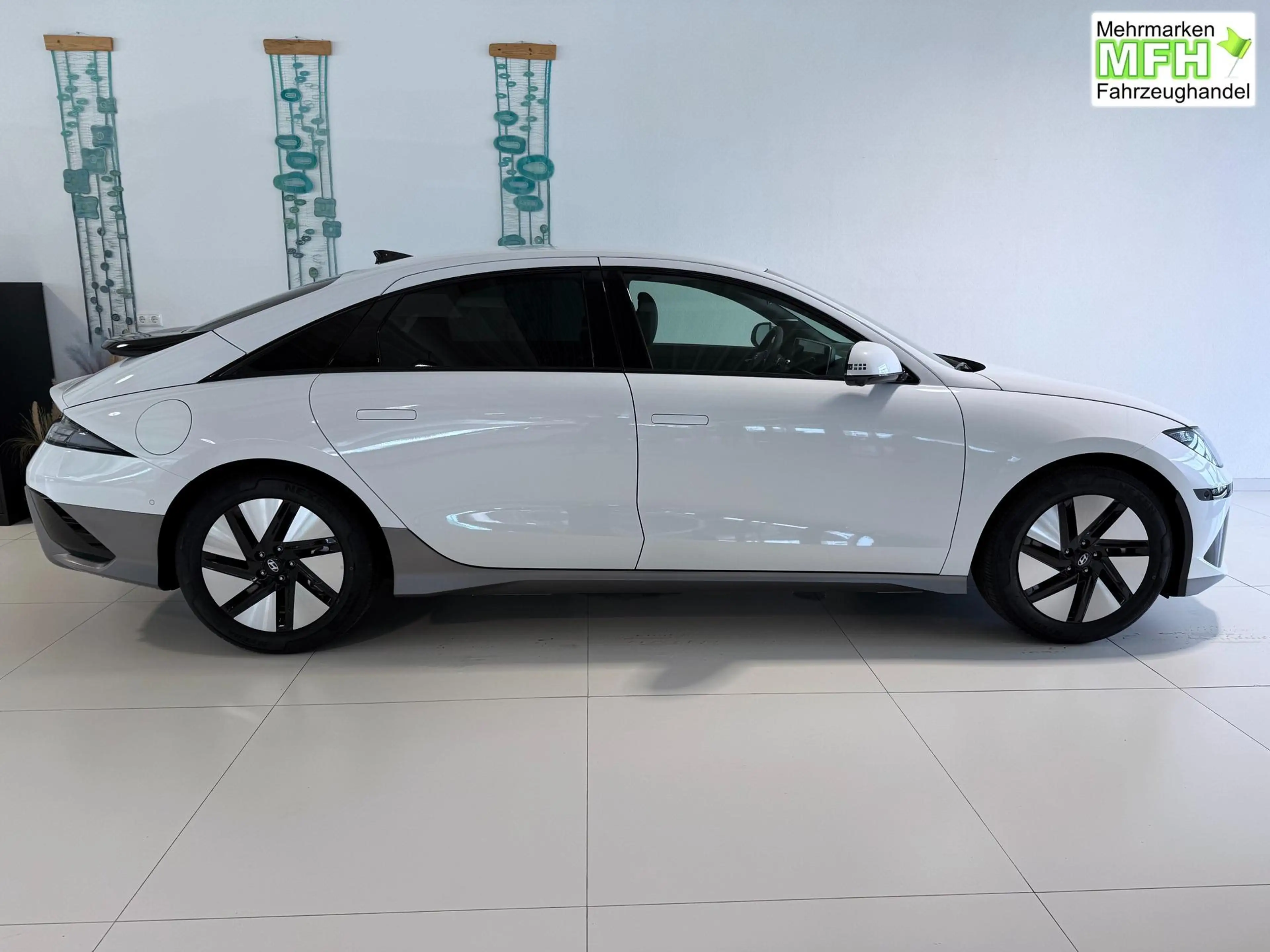 Hyundai IONIQ Top Line Long Range 77,4 kWh 4WD 239 kW (325 PS... — photo 4