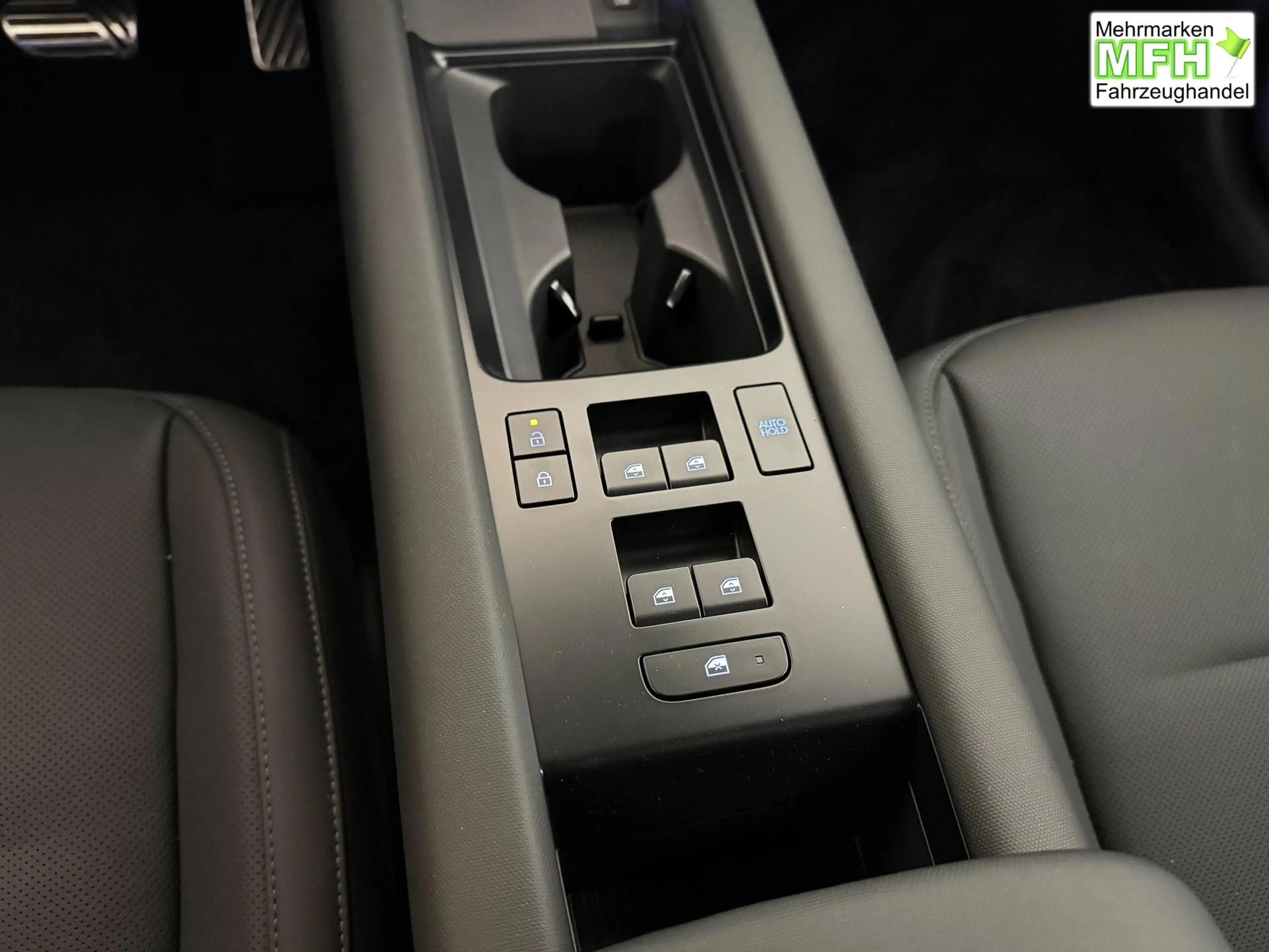 Hyundai IONIQ Top Line Long Range 77,4 kWh 4WD 239 kW (325 PS... — photo 13