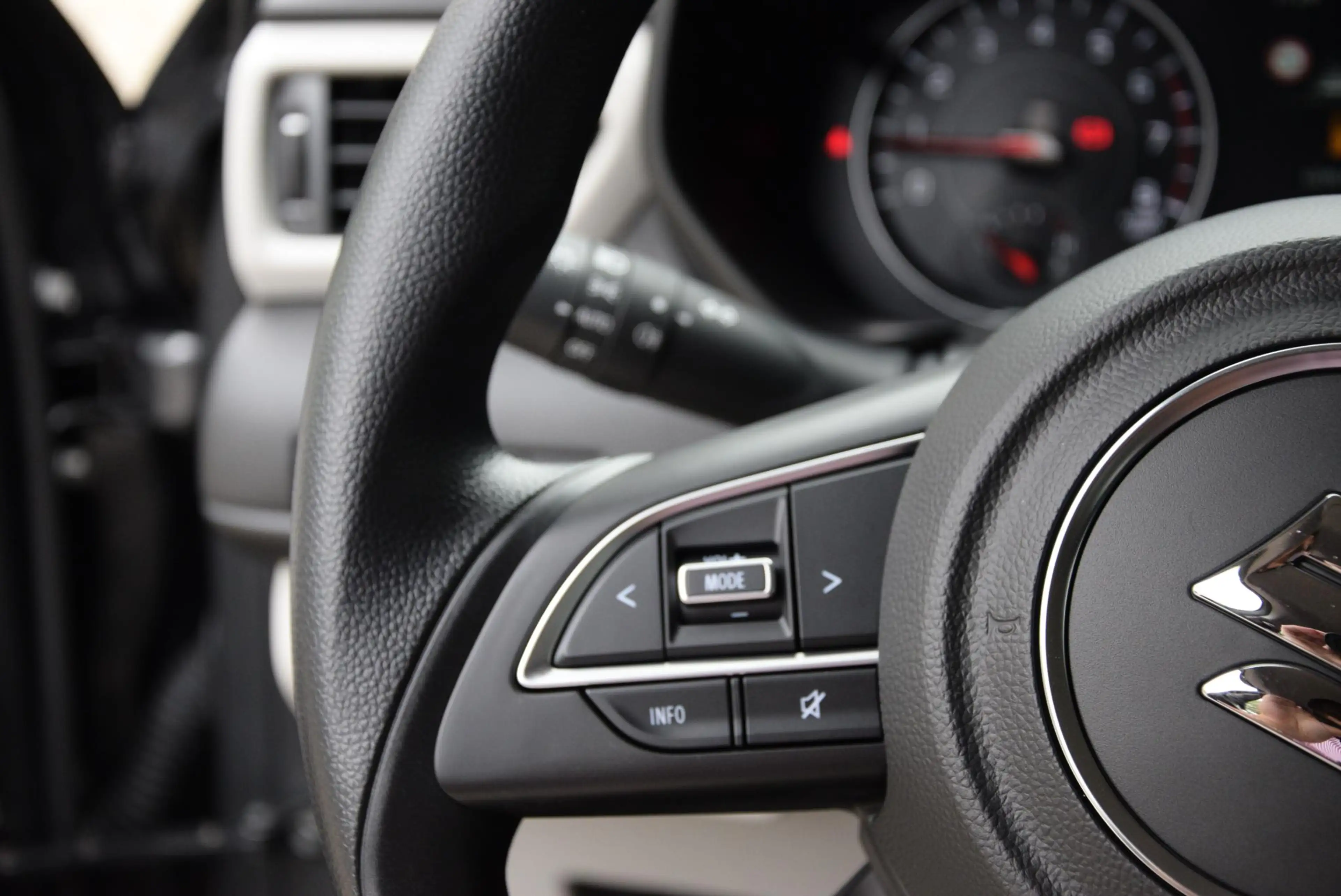 Suzuki Swift 1.2 Comfort Smart Hybrid | Fysiek aanwezig!! | 10 — photo 18