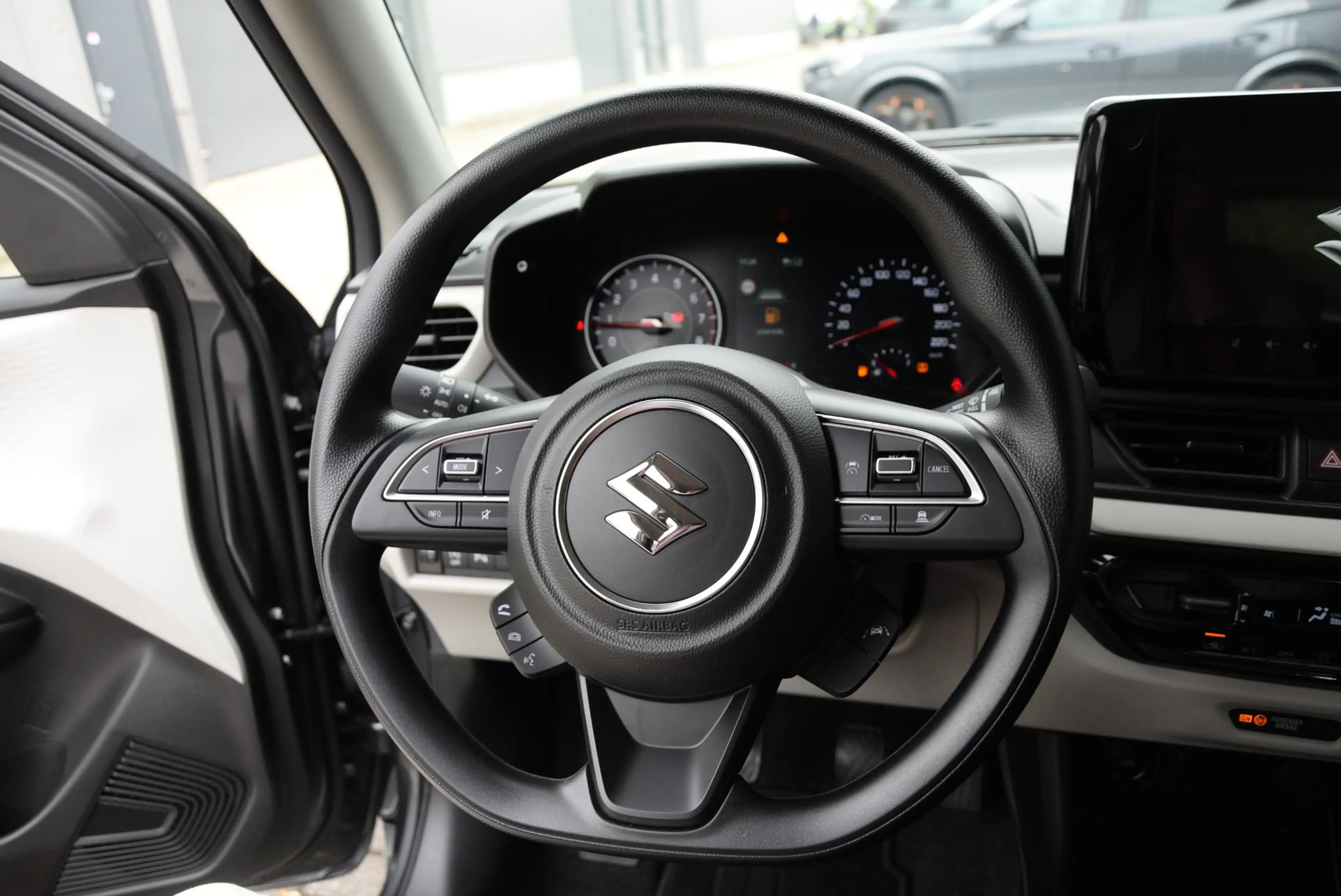 Suzuki Swift 1.2 Comfort Smart Hybrid | Fysiek aanwezig!! | 10 — photo 14