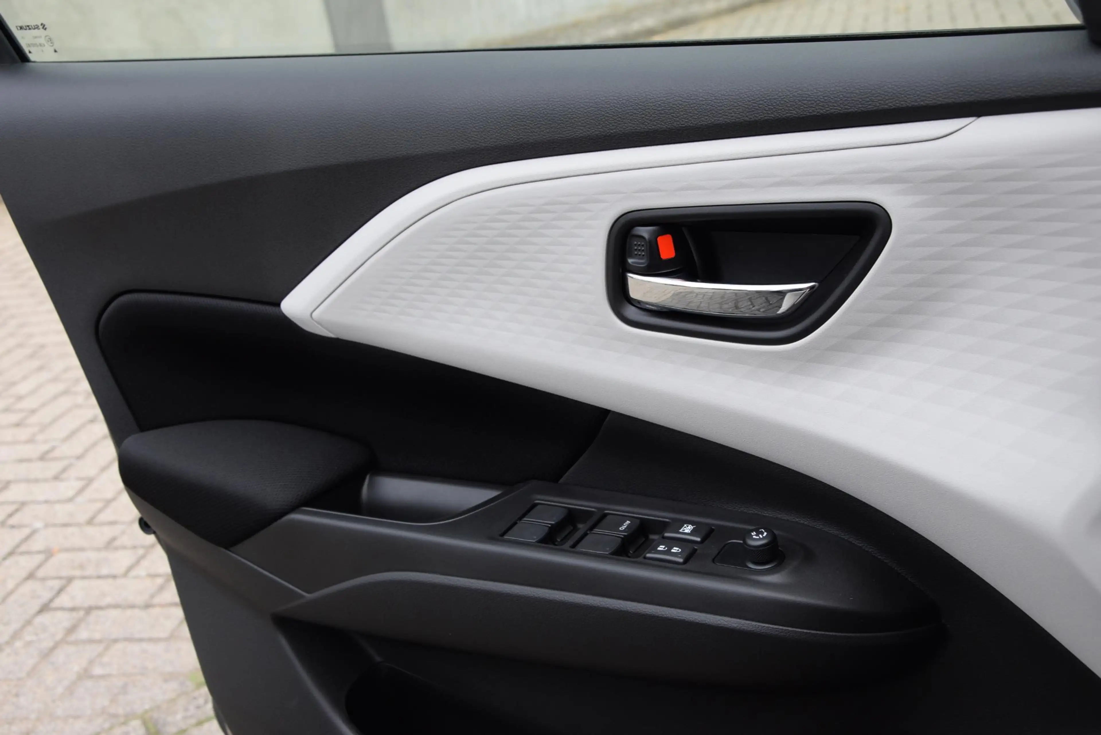 Suzuki Swift 1.2 Comfort Smart Hybrid | Fysiek aanwezig!! | 10 — photo 15