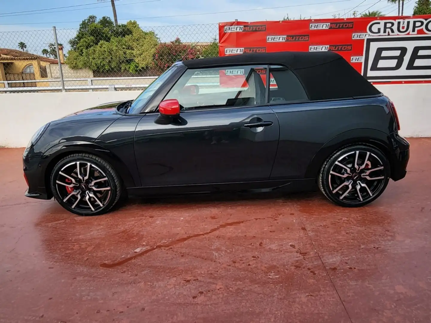 MINI Cooper Cabrio JCW  Aut. Nero - 2