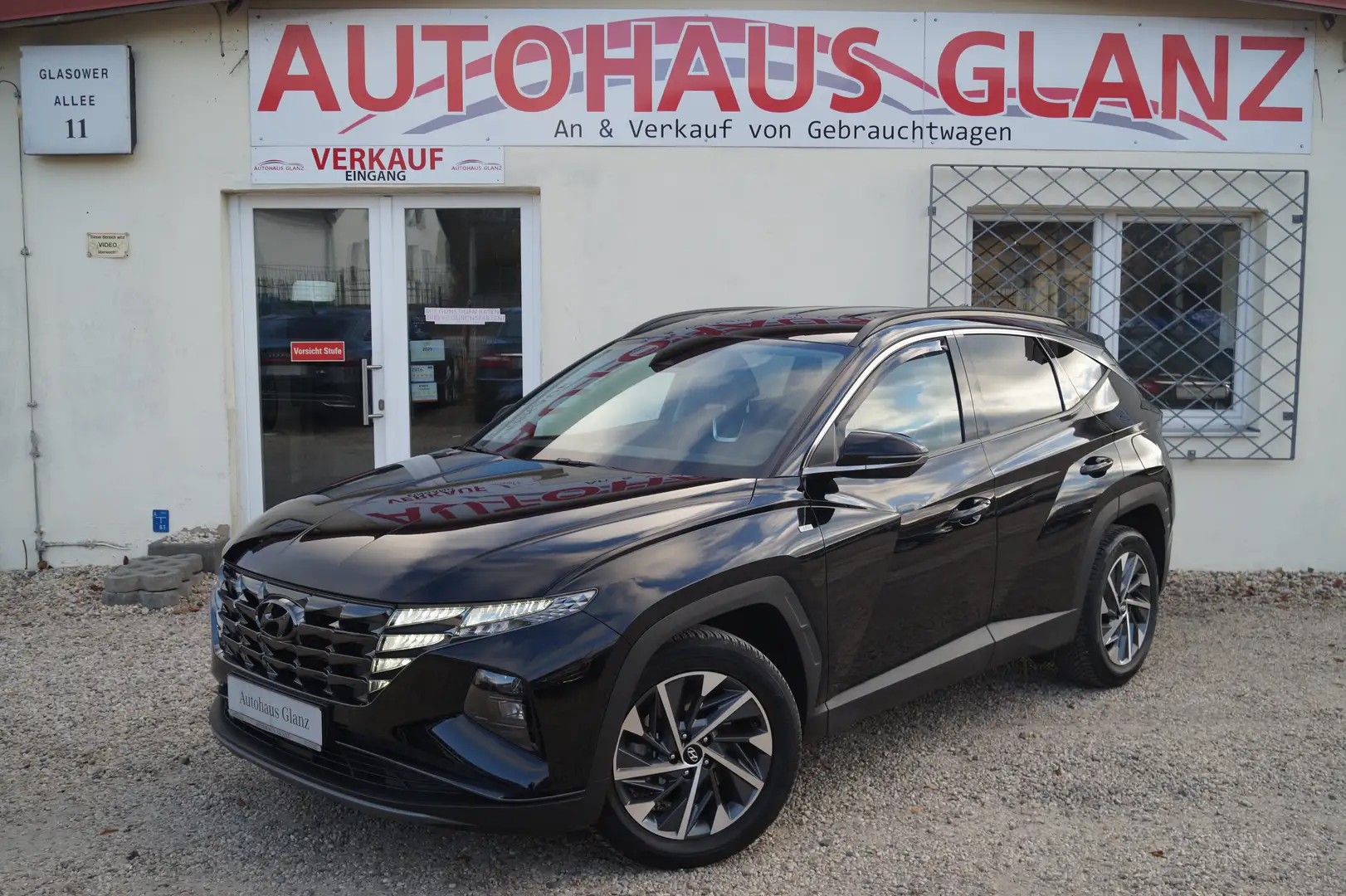 Hyundai TUCSON Select Mild-Hybrid 2WDLeder*LED* Schwarz - 1