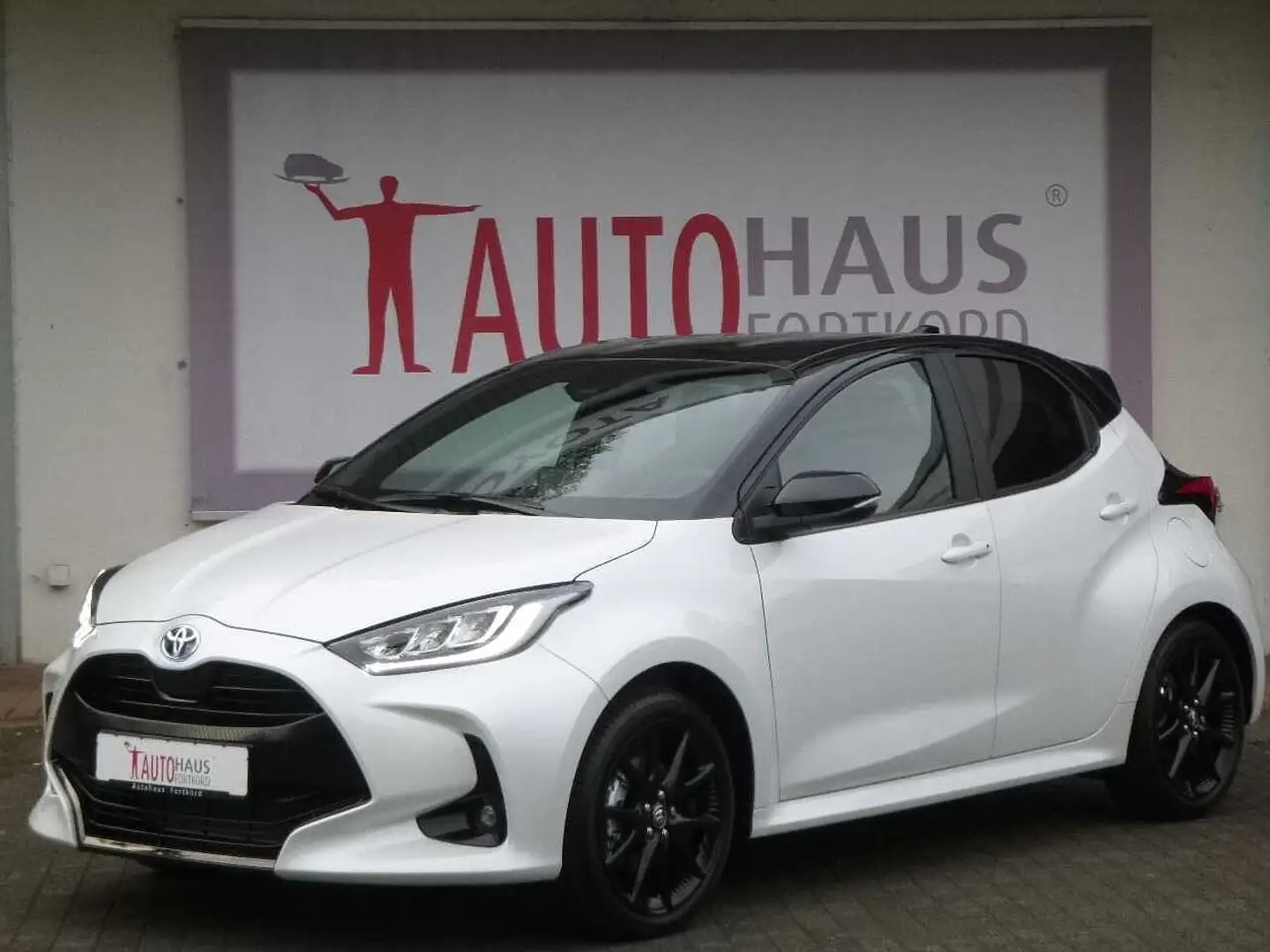 Toyota Yaris 1.5 Hyb. Style Sport- LED, SHZ, Navi Weiß - 2
