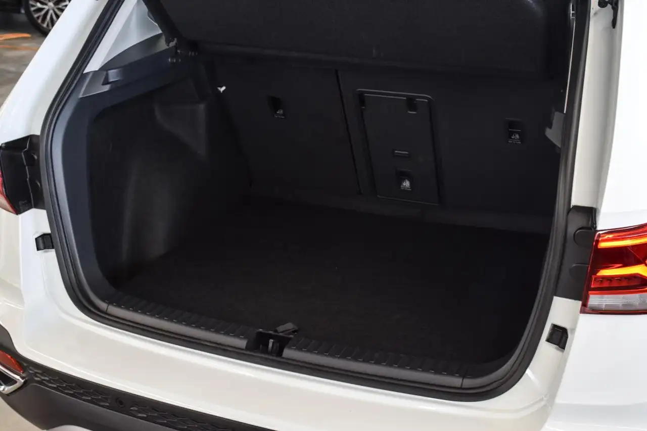 Volkswagen Taos photo Volkswagen Taos