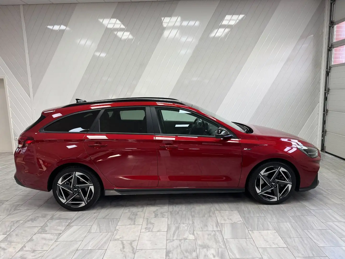 Hyundai i30 cw 1.5 NLine DCT Sitz-Paket Panodach Garantie Rot - 1