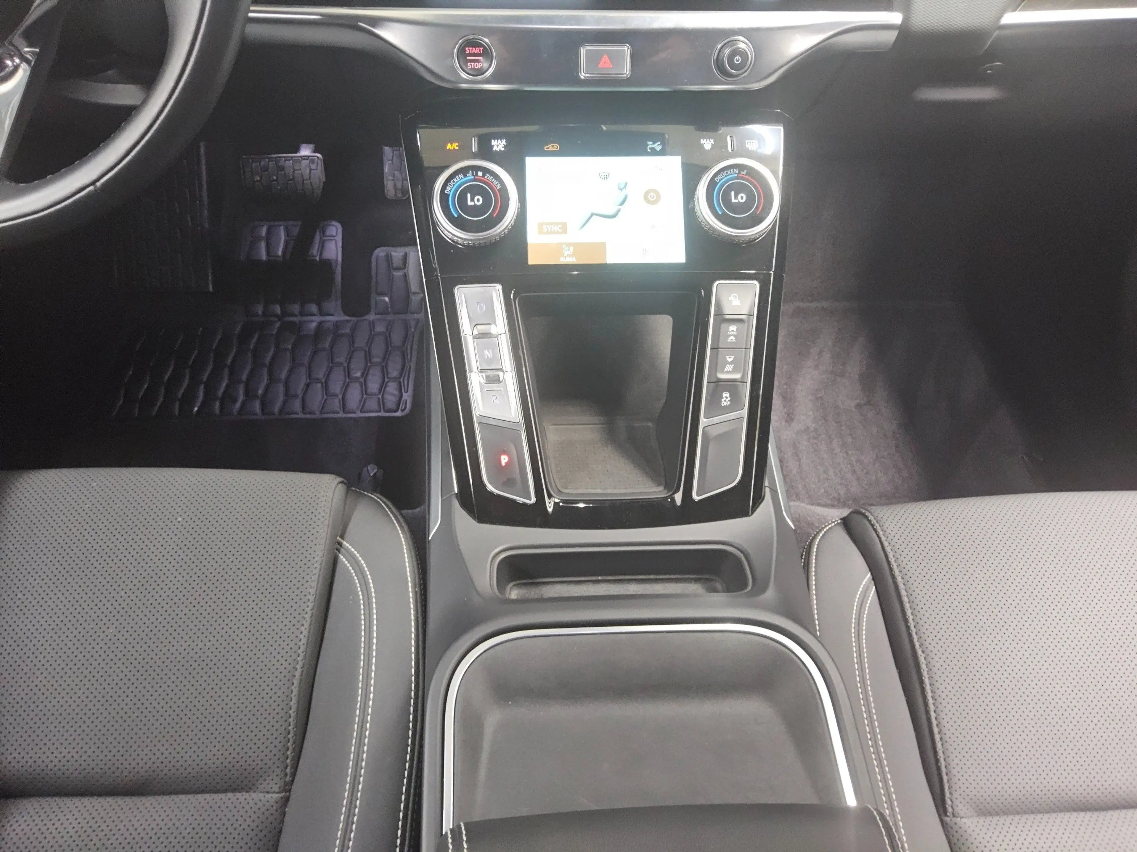 Jaguar I-Pace EV320 Navi LED HuD 360°- Kamera ACC — photo 6