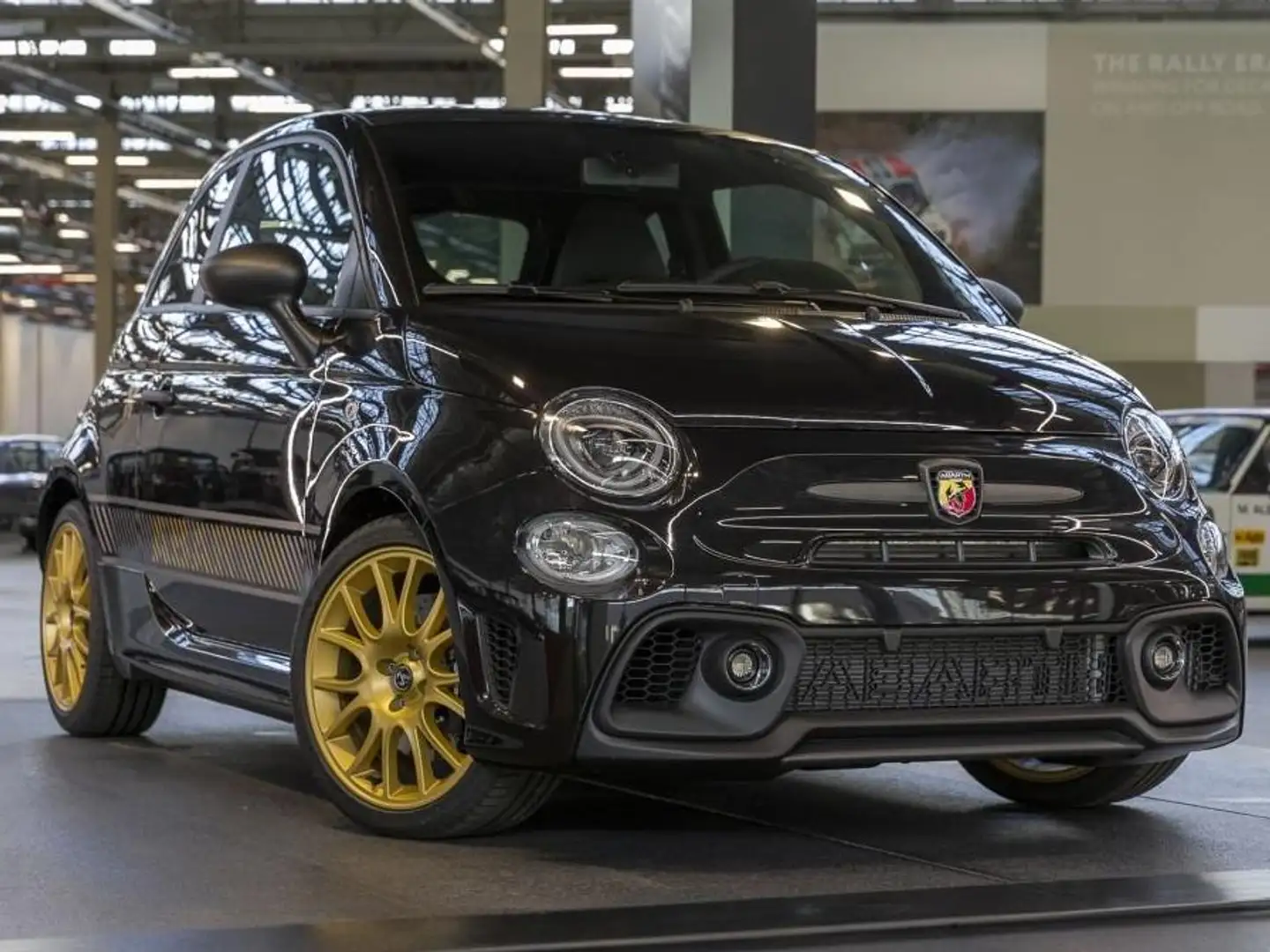 Abarth 695 695 1.4 t-jet 75° Anniversario 180cv Zwart - 1