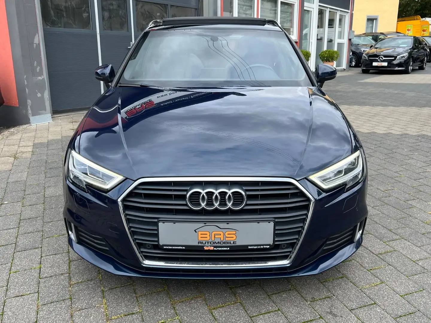 Audi A3 Sportback 1.4 TFSI sport*PANO*NAVI*LED* Blau - 2