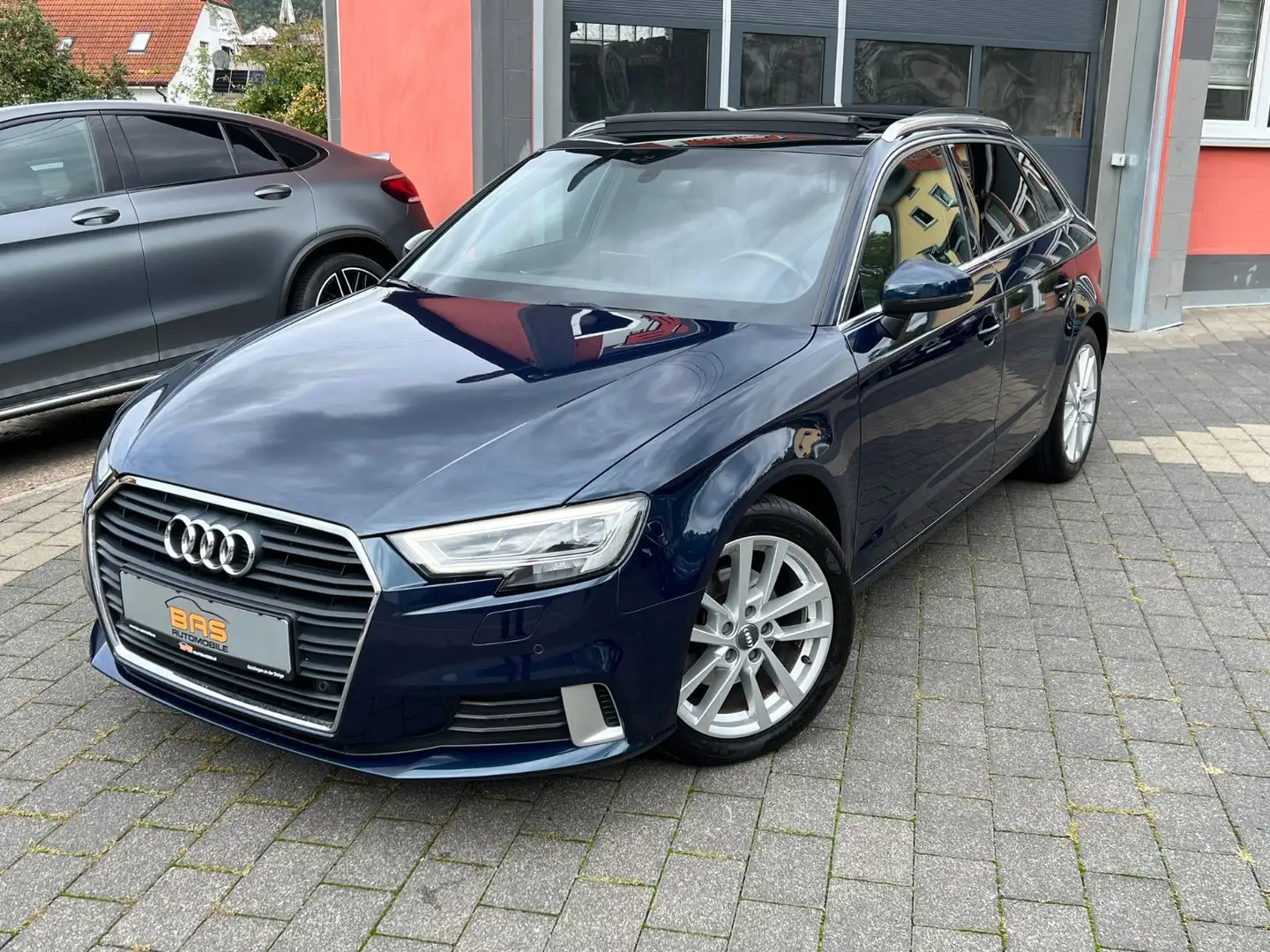 Audi A3 Sportback 1.4 TFSI sport*PANO*NAVI*LED* Blau - 1