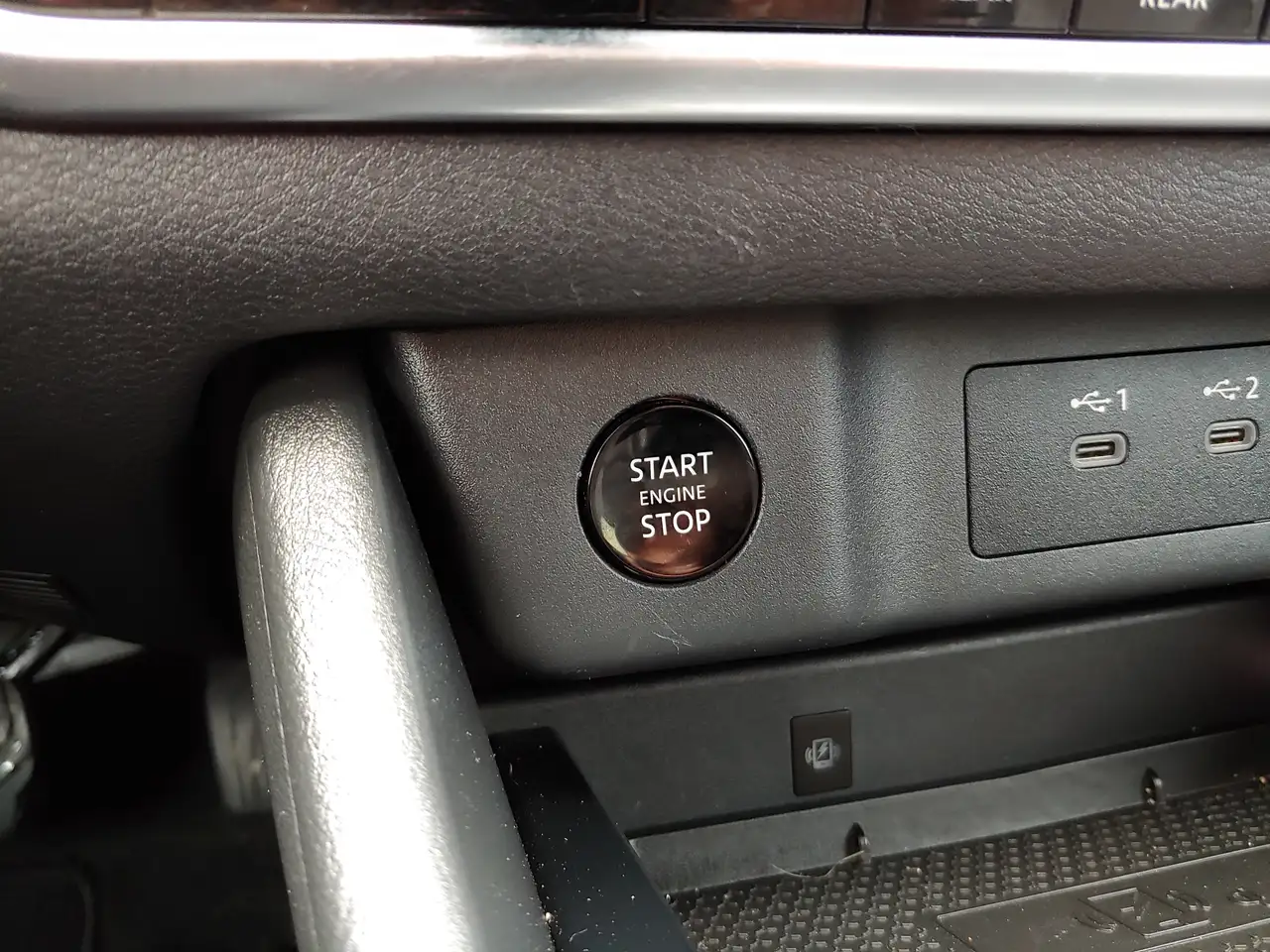 Nissan Rogue fotografie Nissan Rogue