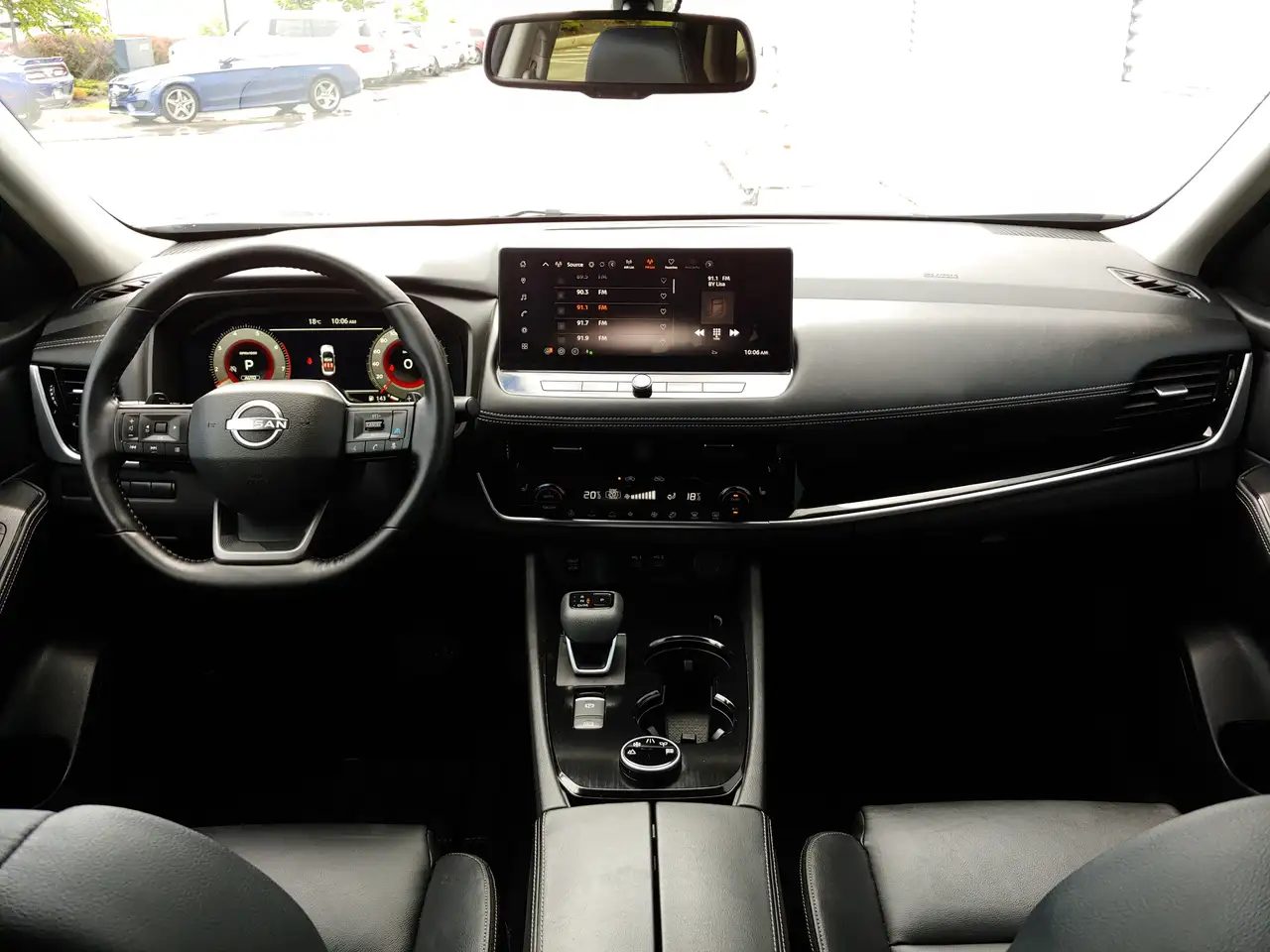 Nissan Rogue fotografie Nissan Rogue