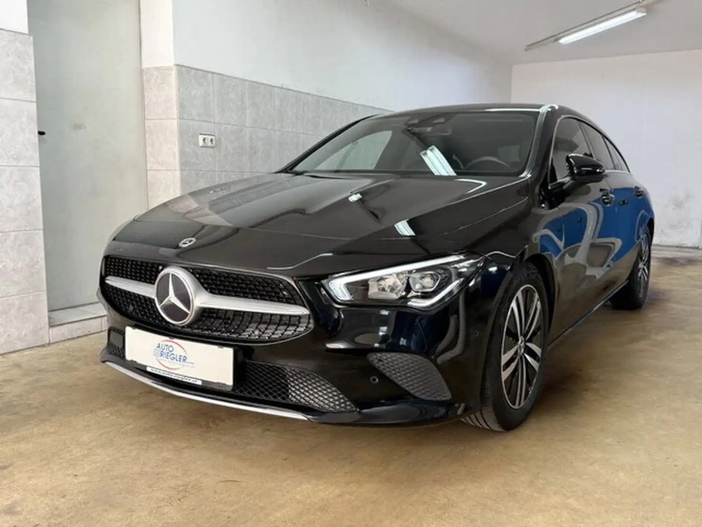 Mercedes-Benz CLA 200 d ''LED-Kamera-Sportsitze-Ambiente-AHK'' Schwarz - 1