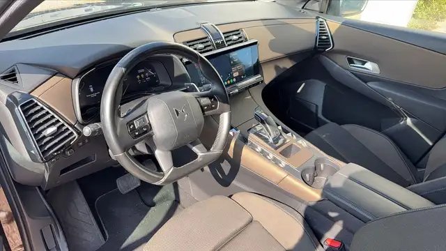 DS Automobiles DS 7 Crossback view 8