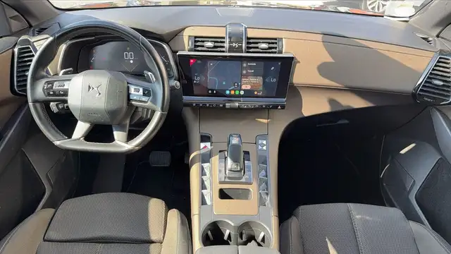 DS Automobiles DS 7 Crossback view 11