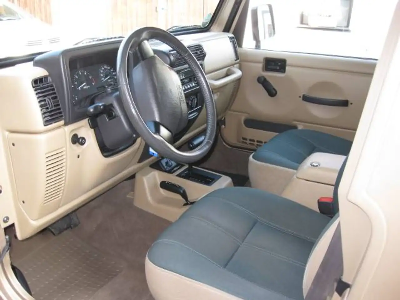 Jeep Wrangler 4.0 Sport Sahara Top 1.Hand, foto 5