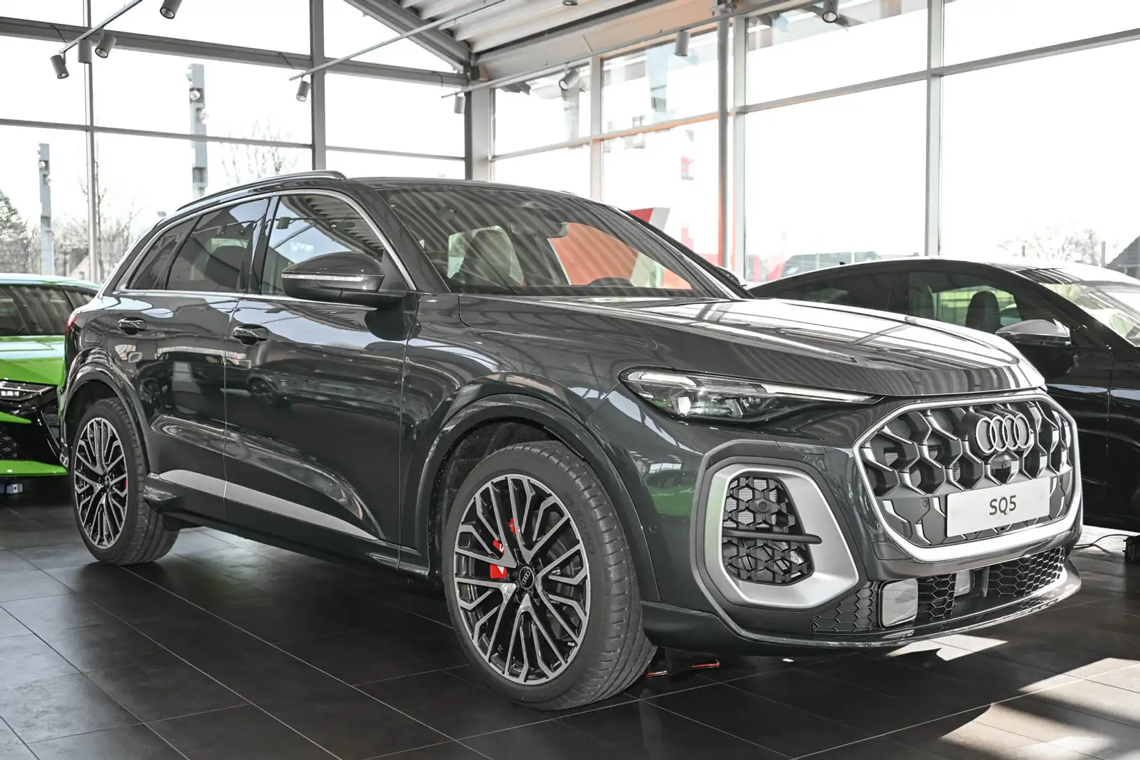 Audi SQ5 3.0 TFSI 270 kW quattro Schwarz - 2