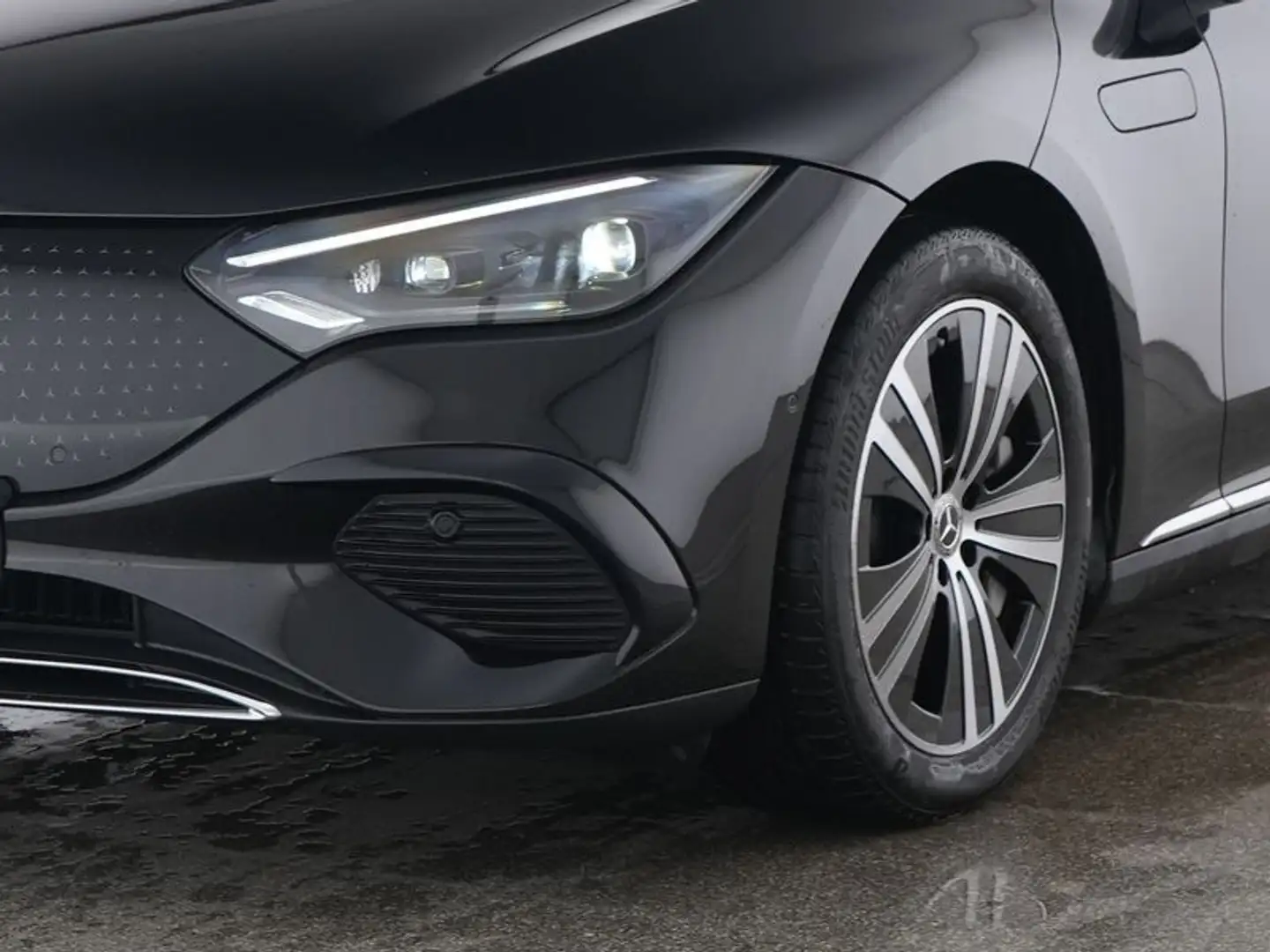 Mercedes-Benz EQE 300 Distro+Memory +DIGITAL Light+Sitzklima Schwarz - 2