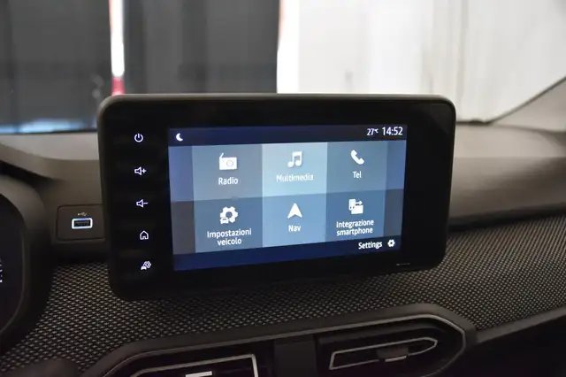 Dacia Sandero view 9
