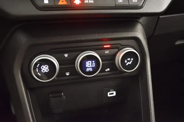 Dacia Sandero view 10