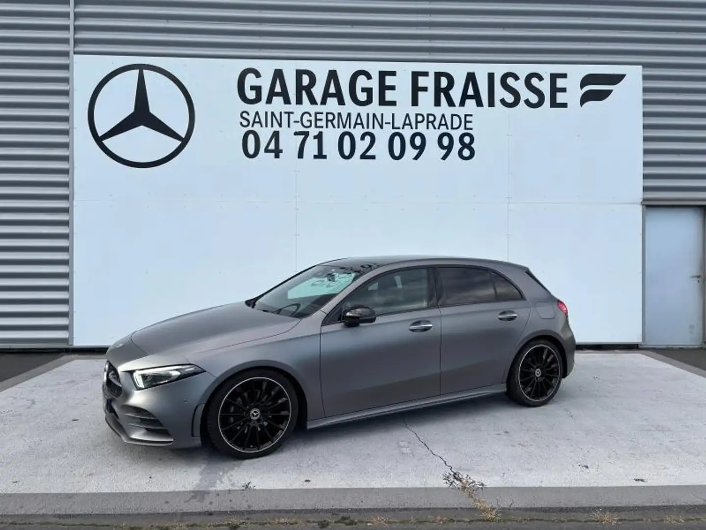 Mercedes-Benz A 200 200 d 150ch AMG Line 8G-DCT Gris - 1