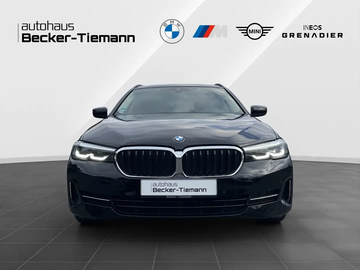 BMW 520 d xDrive Touring/ AHK/ ParkAss/ LC Prof./ 4x Klima Schwarz - 2