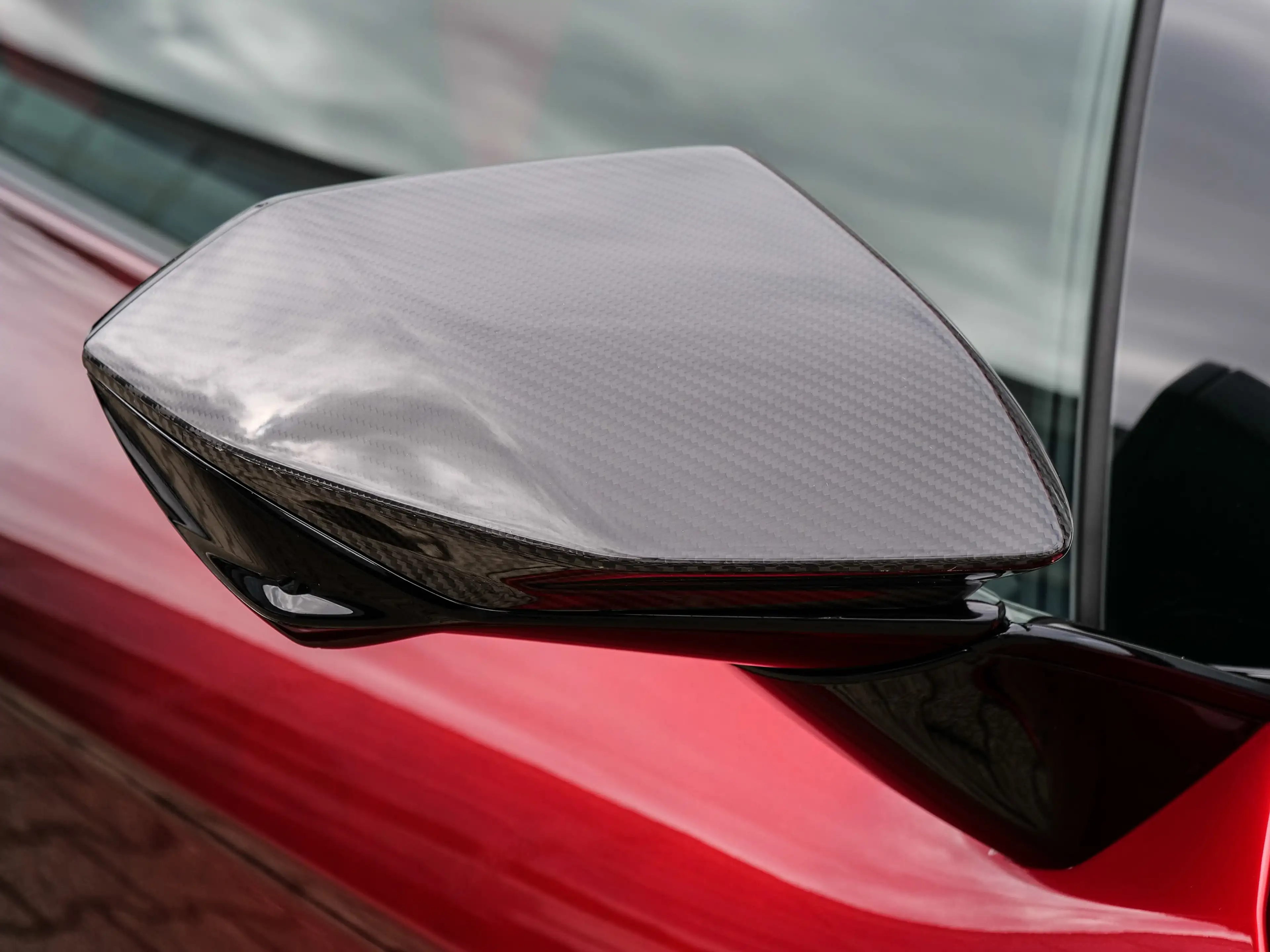 Lamborghini Revuelto Fading Rosso Bia to Nero Granatus — photo 13