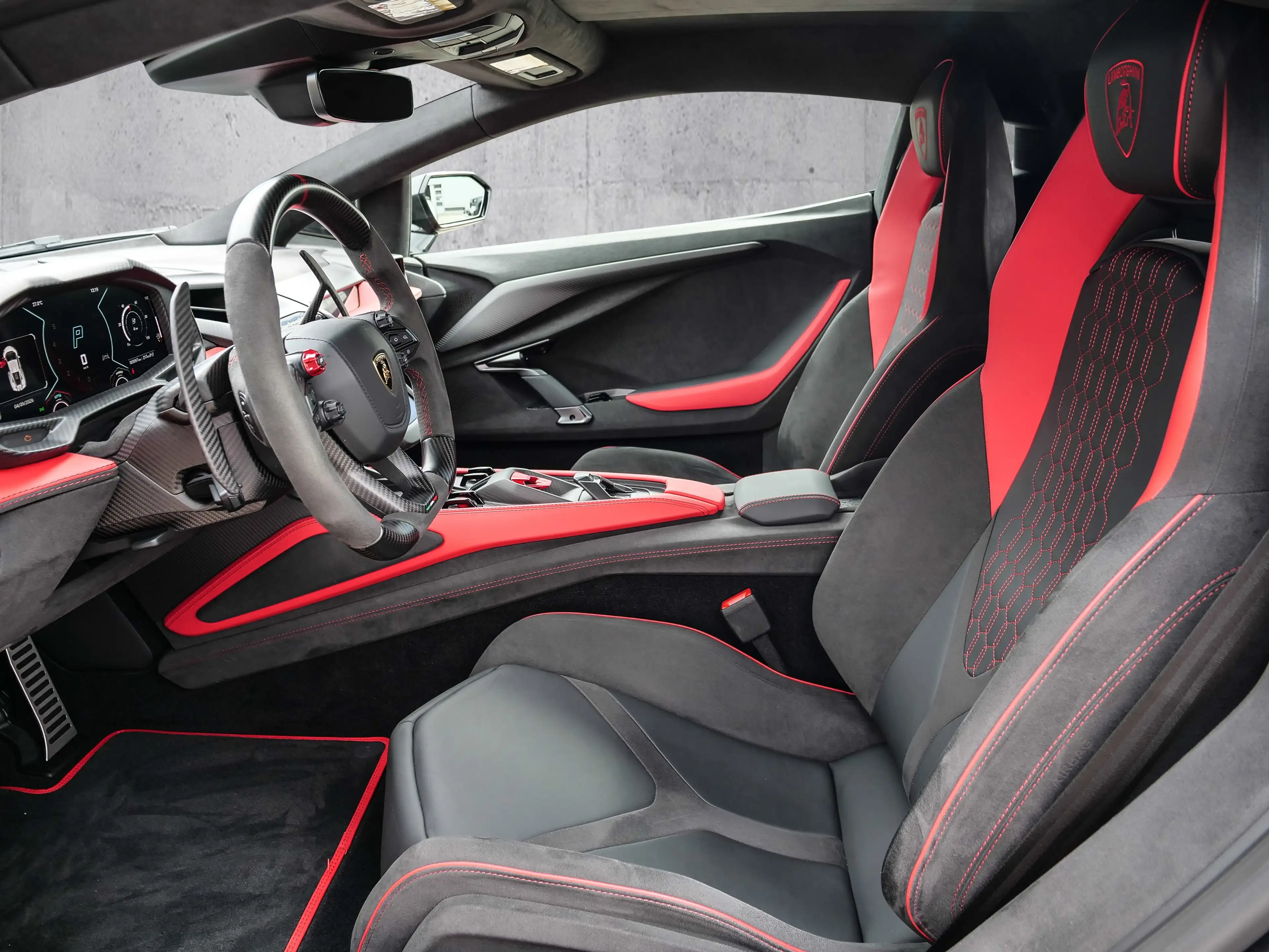 Lamborghini Revuelto Fading Rosso Bia to Nero Granatus — photo 8