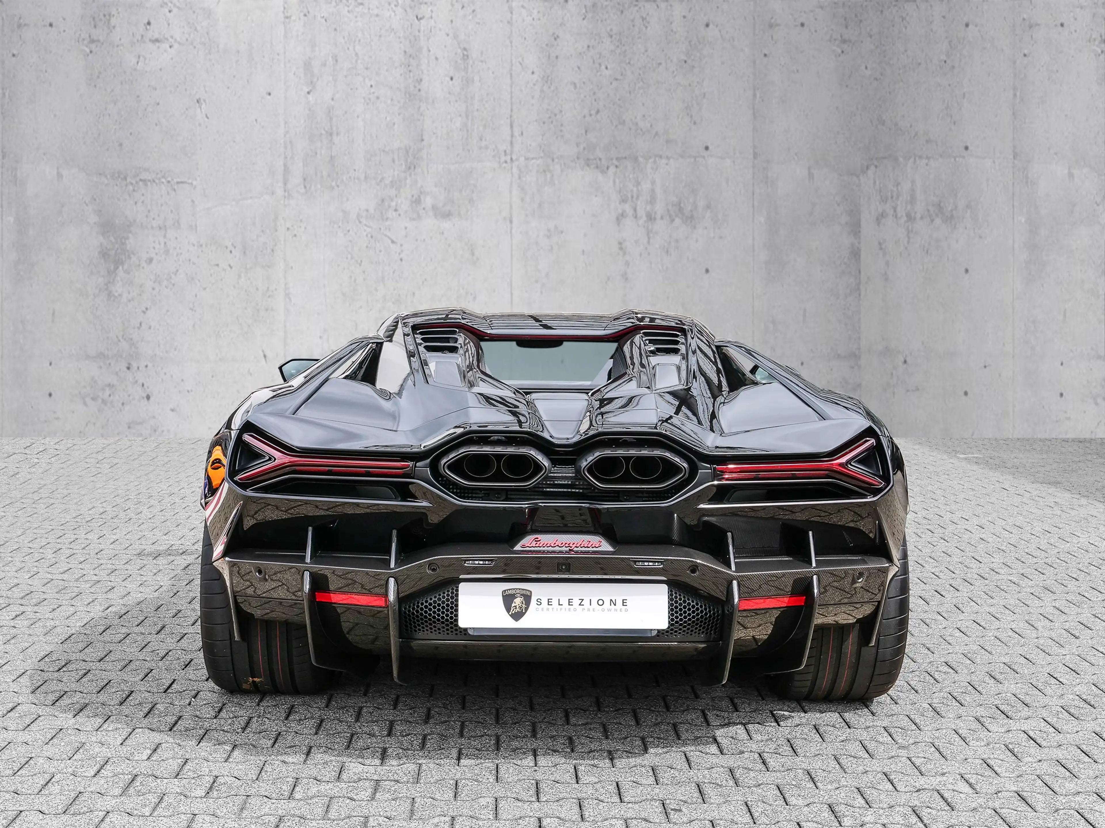 Lamborghini Revuelto Fading Rosso Bia to Nero Granatus — photo 4