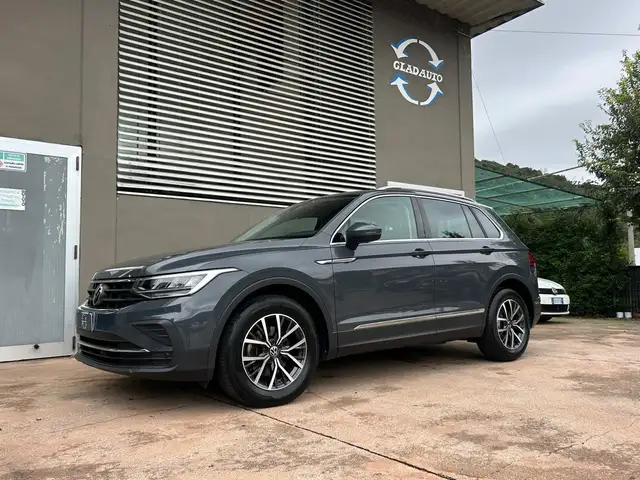 Volkswagen Tiguan Tiguan II 2021 2.0 tdi Life 150cv dsg