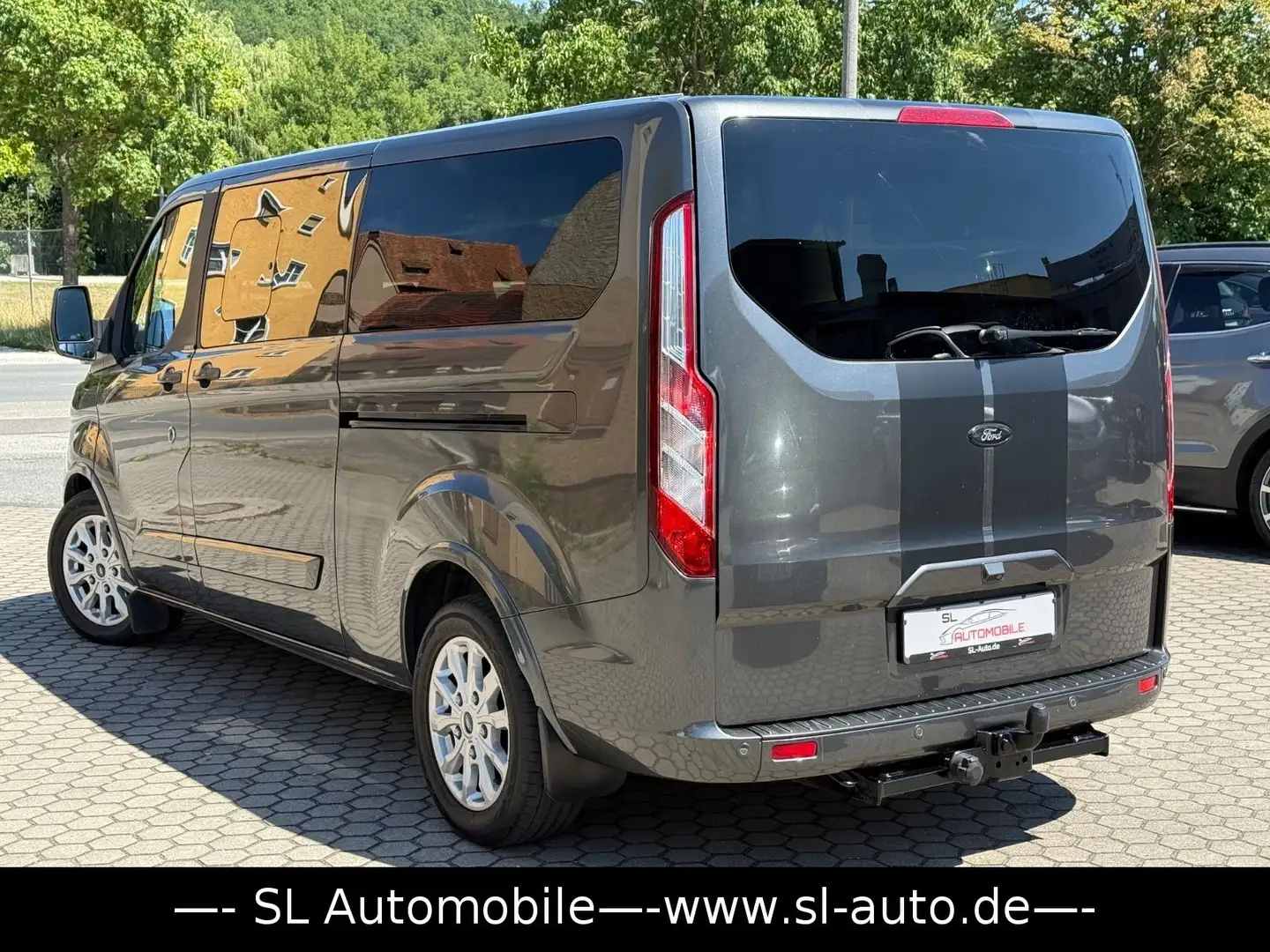 Ford Tourneo Custom 2,0 TDCI EB L2 Leder Navi Kam AC Grau - 2