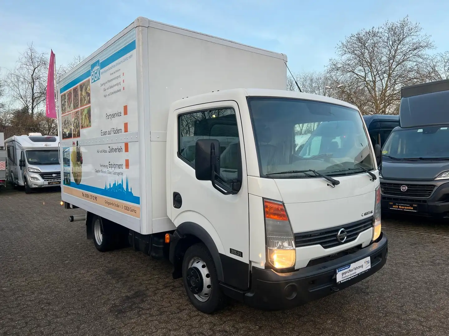 Nissan Cabstar 35.11 Maxi Koffer*Hebebühne*Garantie* Weiß - 2