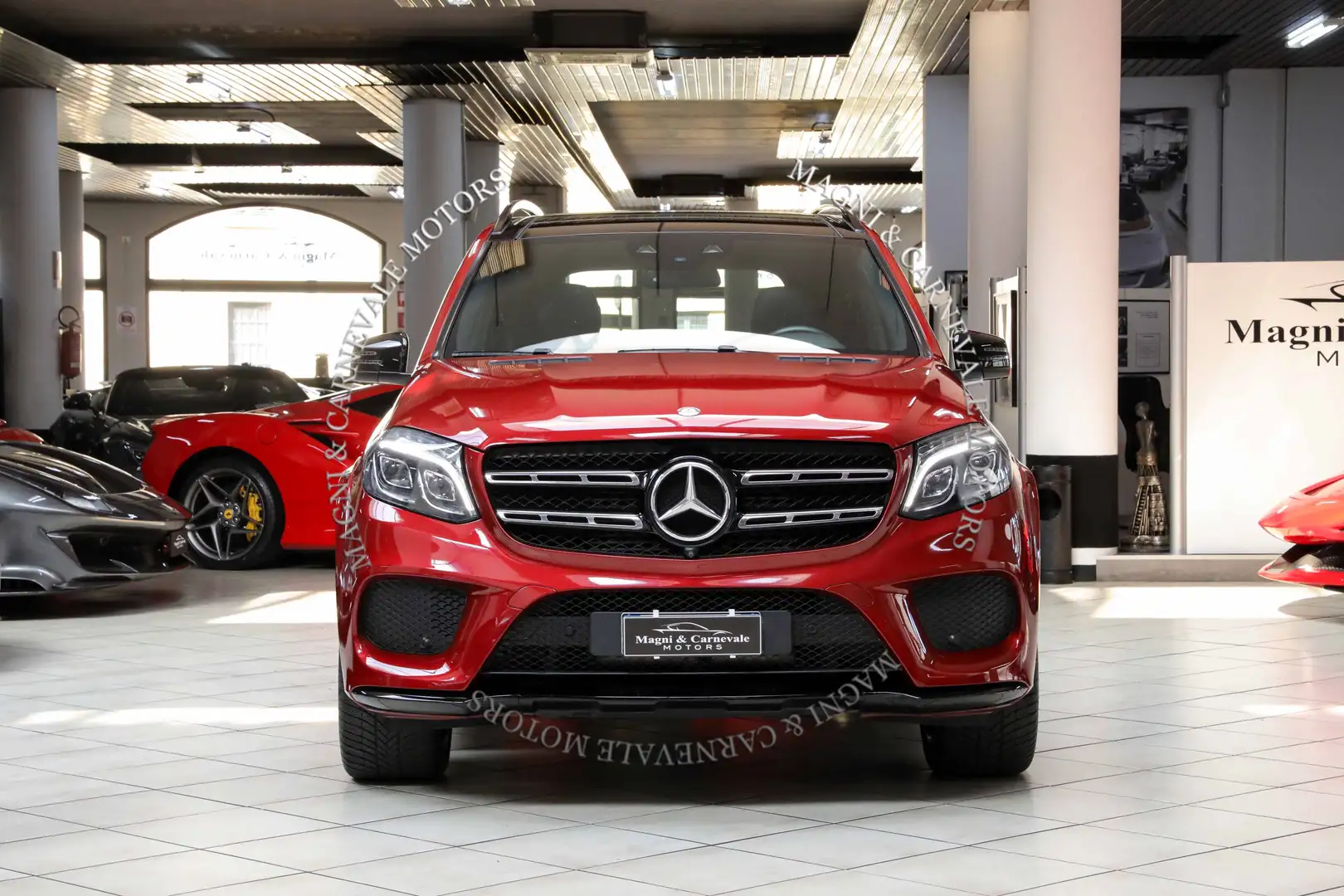 Mercedes-Benz GLS 350 D 4MATIC|AMG LINE|TETTO|NIGHT PACK|AIRMATIC|CAMERA Roşu - 2