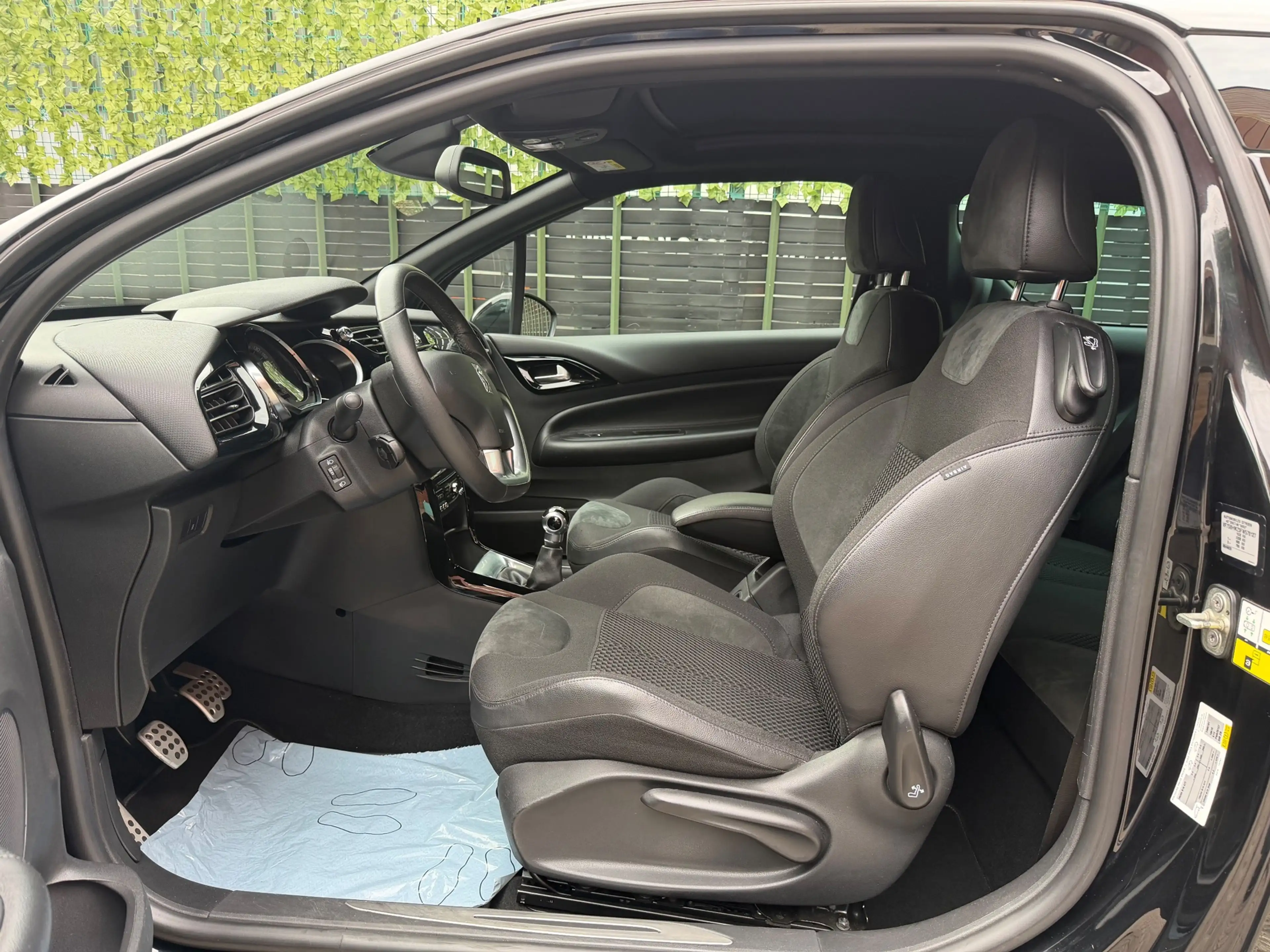 Citroen DS3 Cabrio 1.2 PureTech So Chic 2015 CABRIO|LED|NAP — photo 14