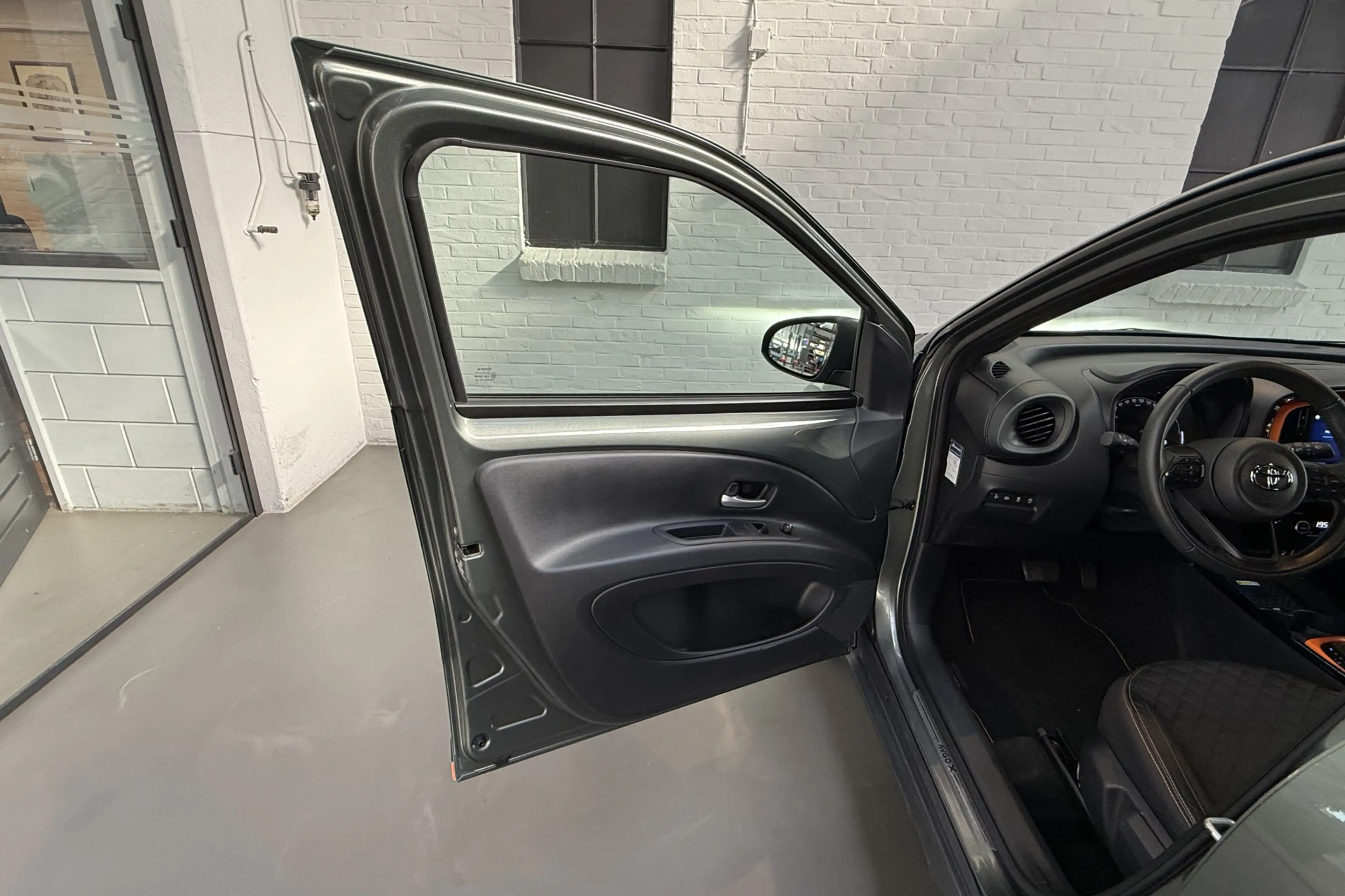 Toyota Aygo X 1.0 VVT-i S-CVT Limited Automaat - Stoelverwarming — photo 30