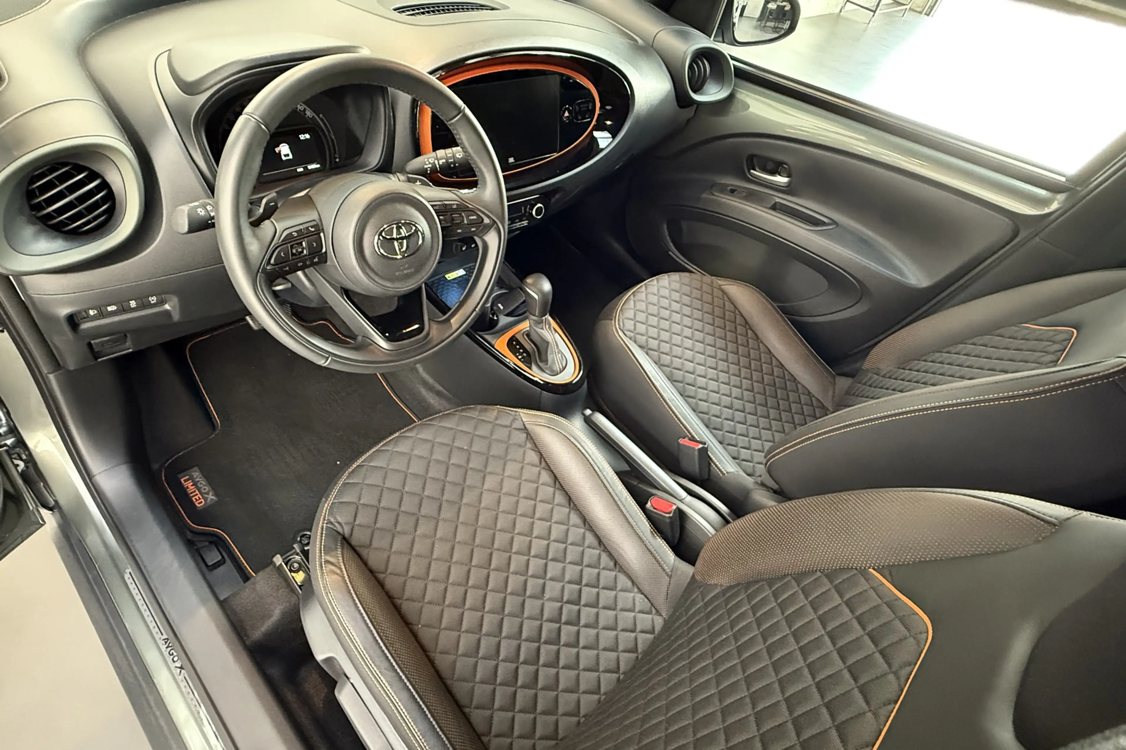 Toyota Aygo X 1.0 VVT-i S-CVT Limited Automaat - Stoelverwarming — photo 38