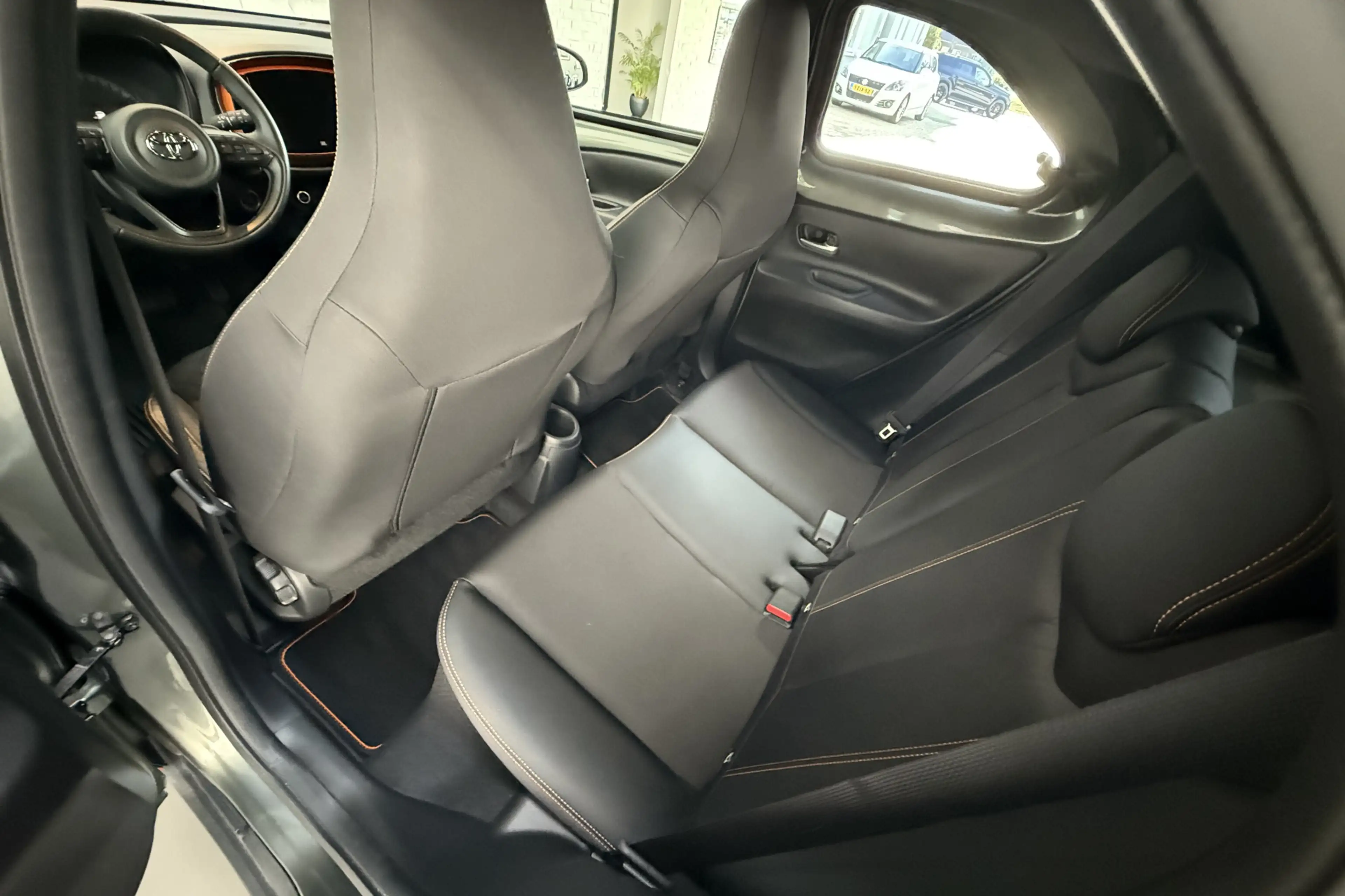 Toyota Aygo X 1.0 VVT-i S-CVT Limited Automaat - Stoelverwarming — photo 40