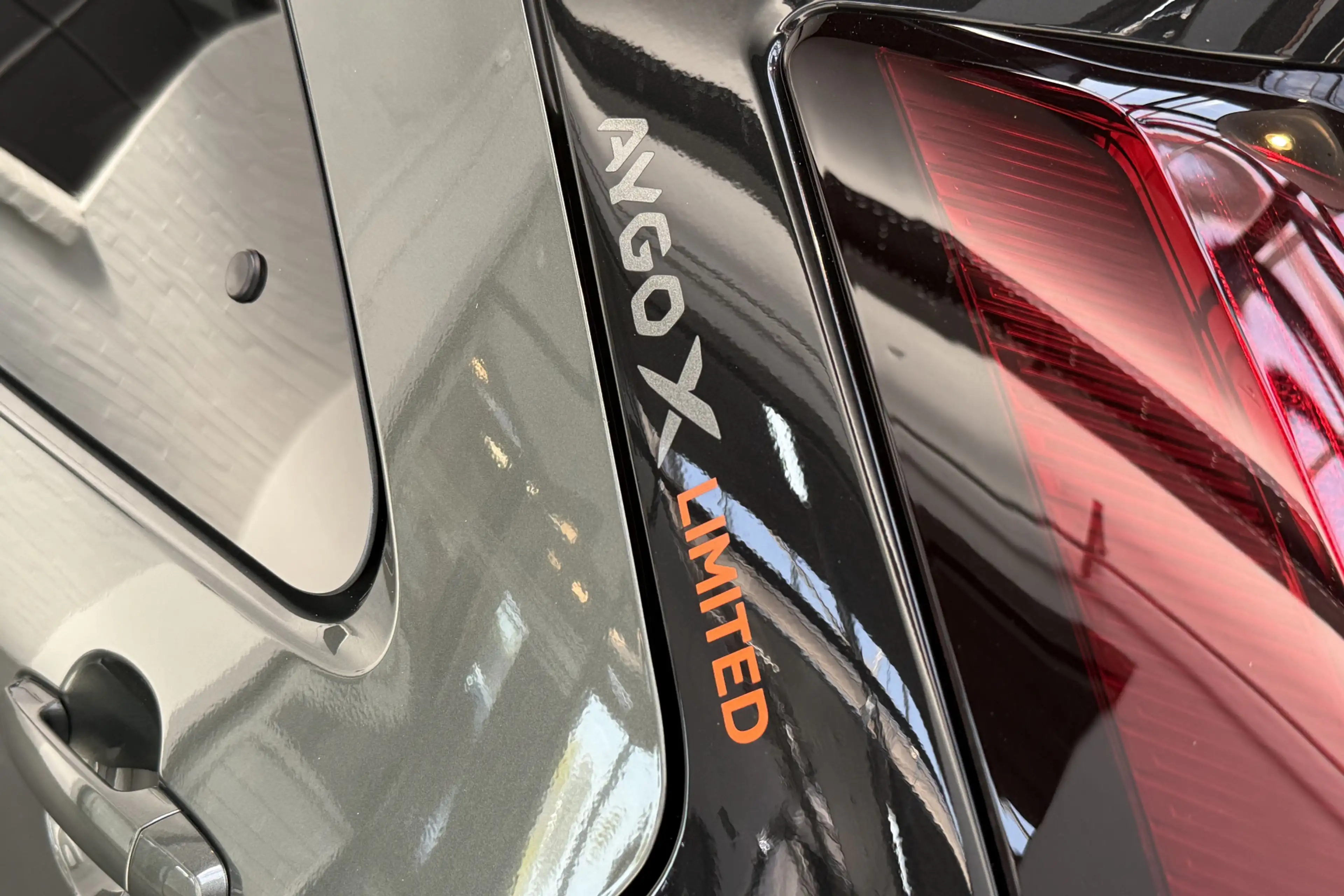 Toyota Aygo X 1.0 VVT-i S-CVT Limited Automaat - Stoelverwarming — photo 41