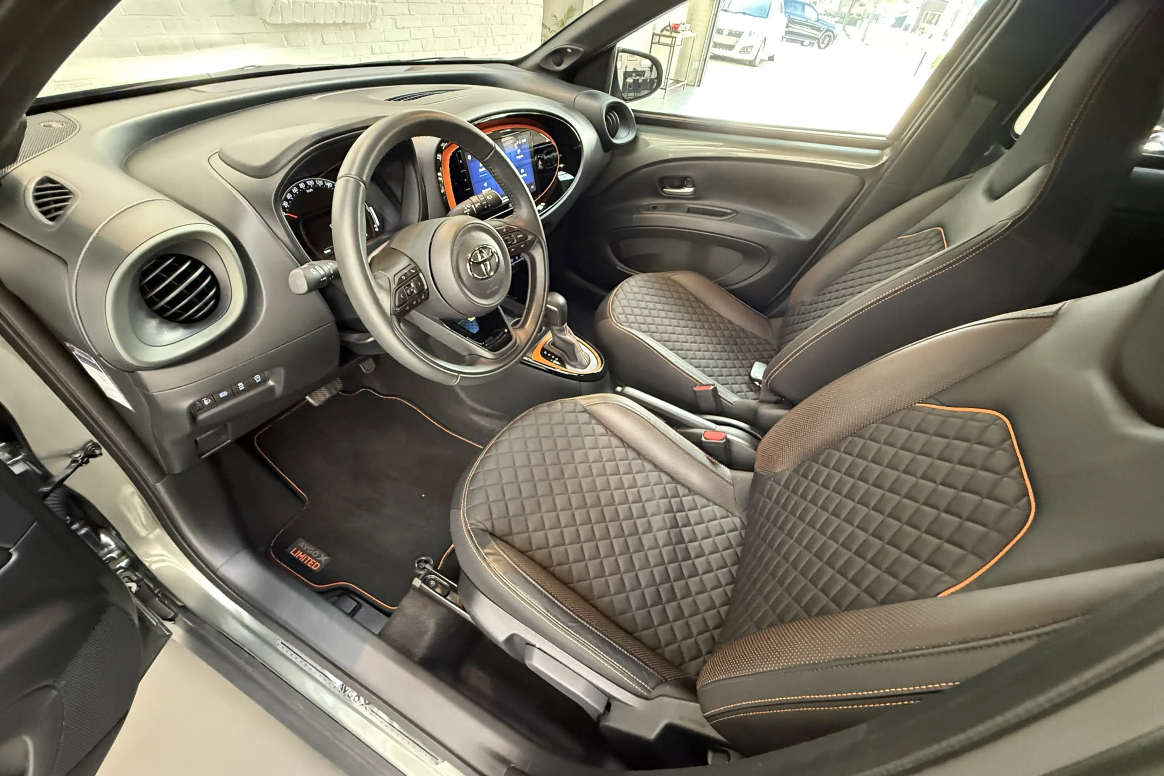 Toyota Aygo X 1.0 VVT-i S-CVT Limited Automaat - Stoelverwarming — photo 31