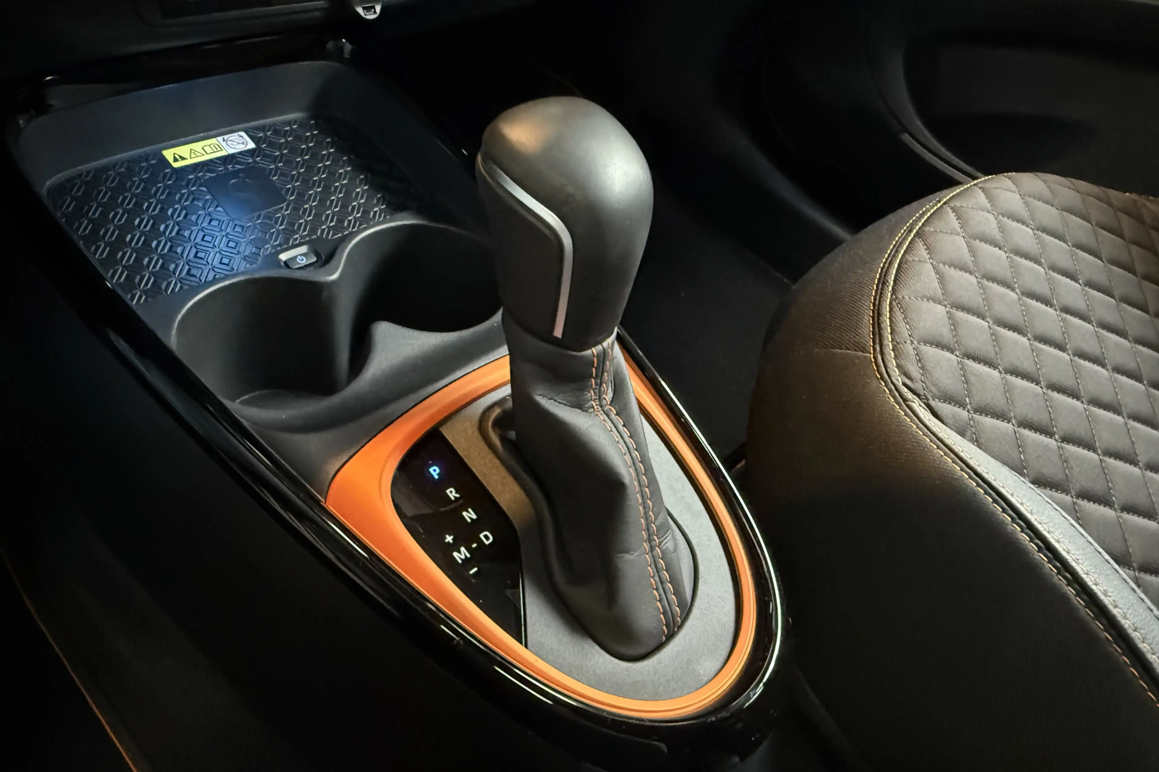 Toyota Aygo X 1.0 VVT-i S-CVT Limited Automaat - Stoelverwarming — photo 6