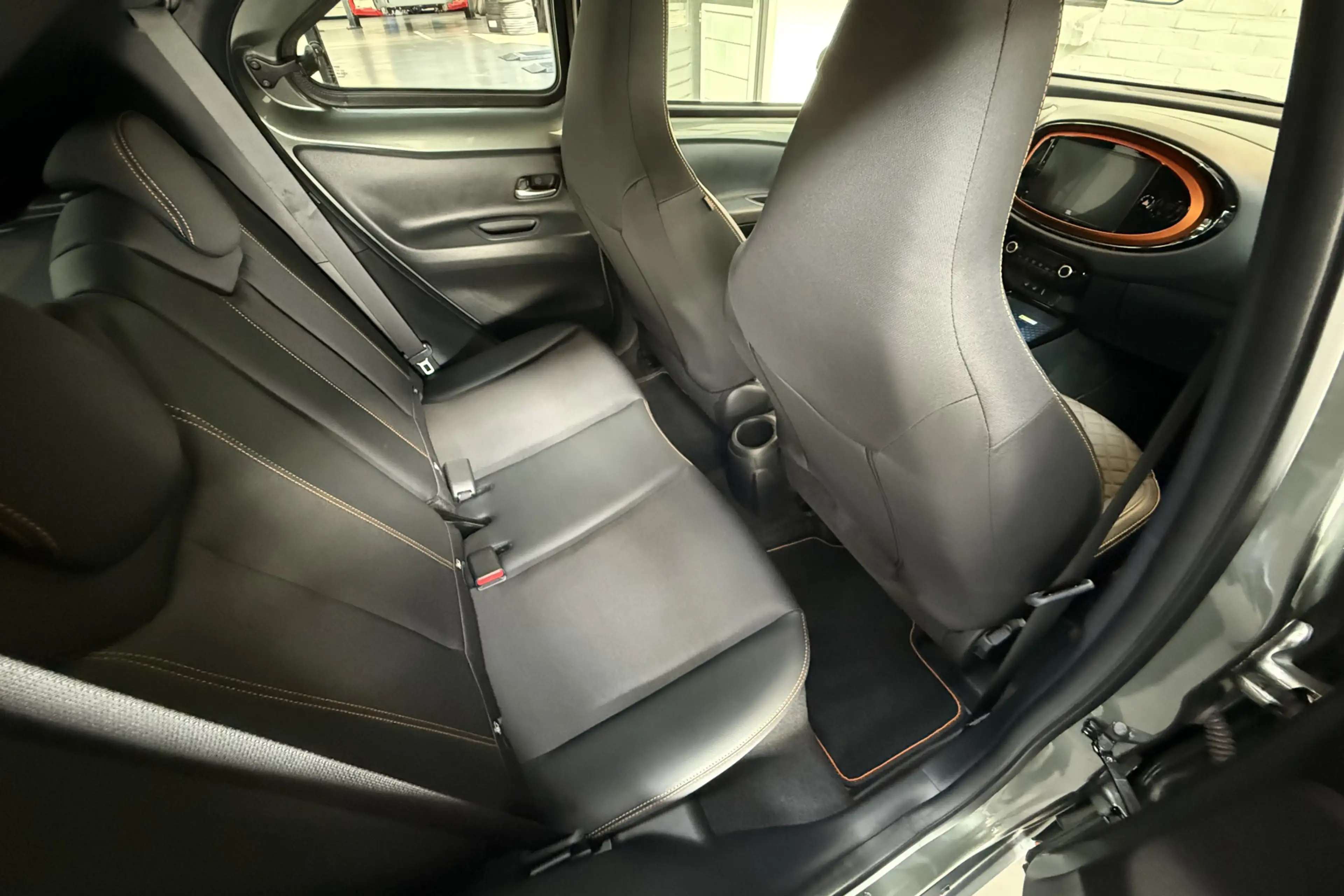 Toyota Aygo X 1.0 VVT-i S-CVT Limited Automaat - Stoelverwarming — photo 49