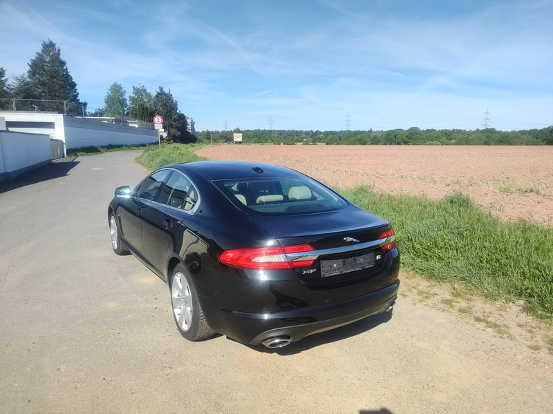 Jaguar XF 3.0 V6 Diesel S — photo 3