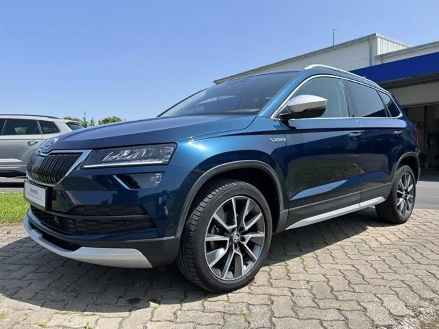 Skoda Karoq Scout LED ACC NAVI KAMERA SIDE APP plava - 1