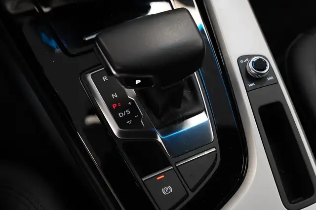 Audi A4 view 13