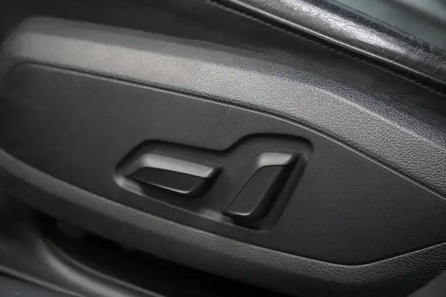 Audi A4 view 11