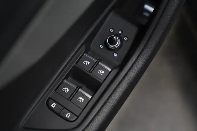 Audi A4 view 12