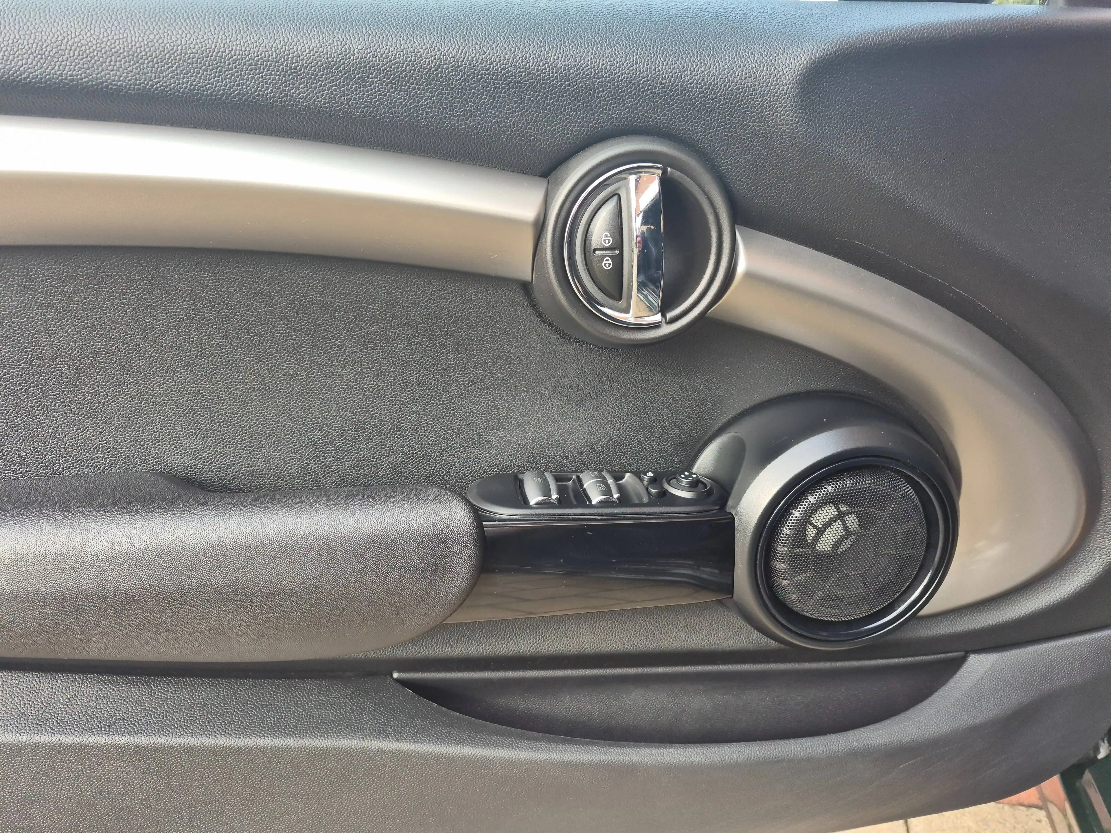MINI John Cooper Works Cabrio John Cooper Works Harman-Kardon/Leder/Navi — photo 5