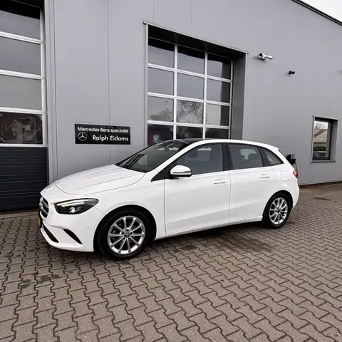 Mercedes-Benz B 180 *pano, camera* Bus. Sol. Plus