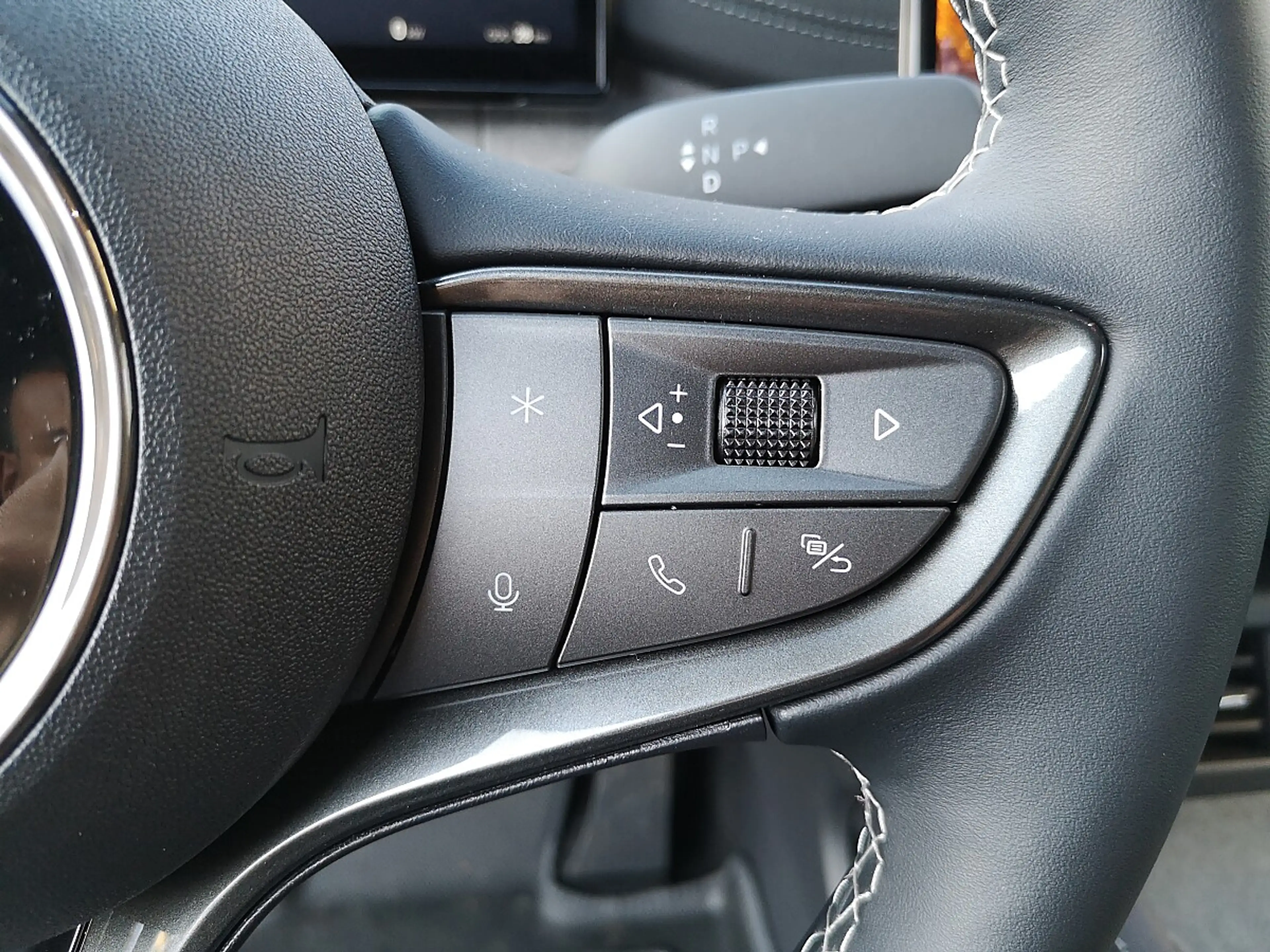 BYD Seal 6 Touring PHEV Comfort — photo 13
