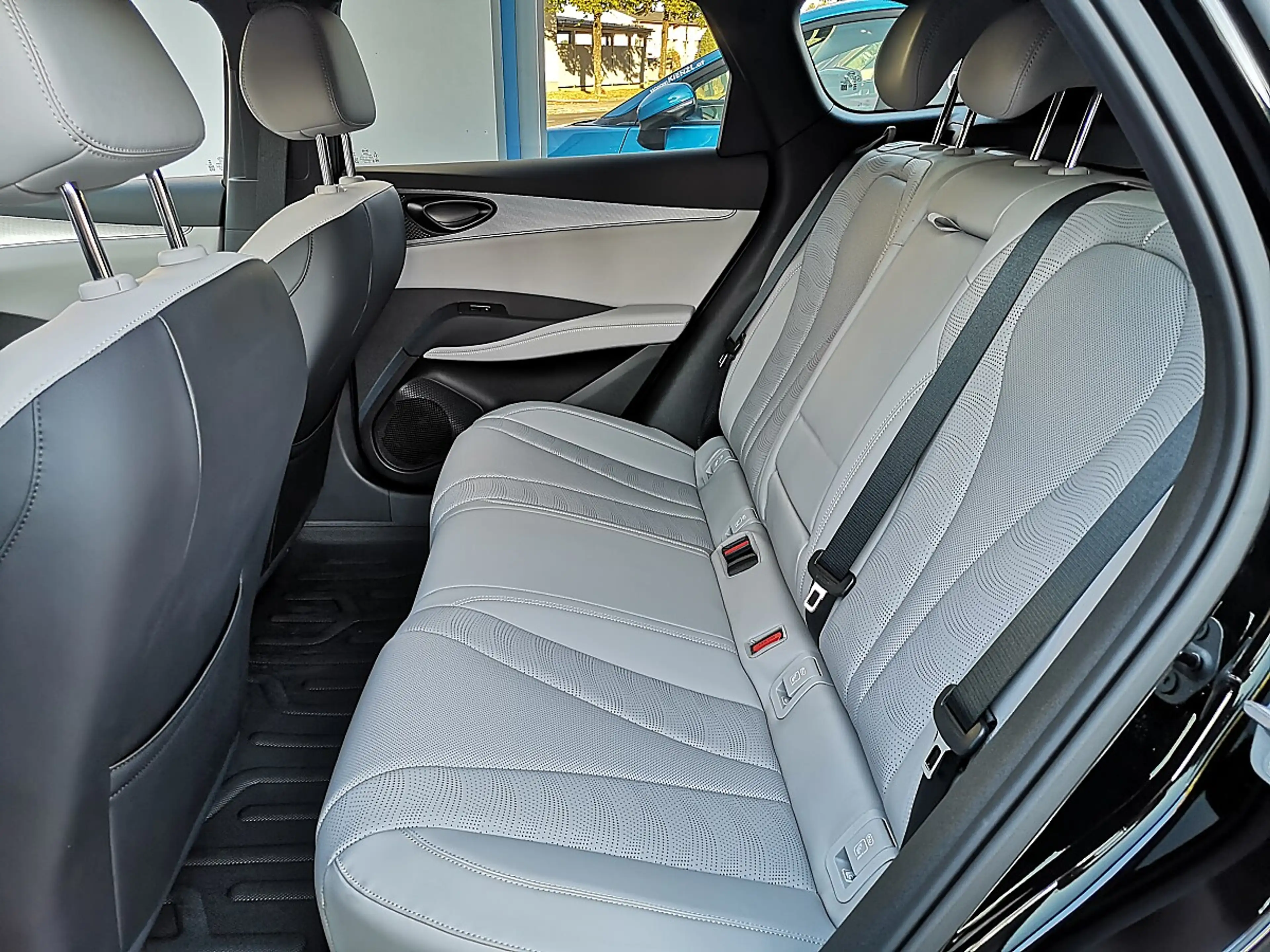 BYD Seal 6 Touring PHEV Comfort — photo 9